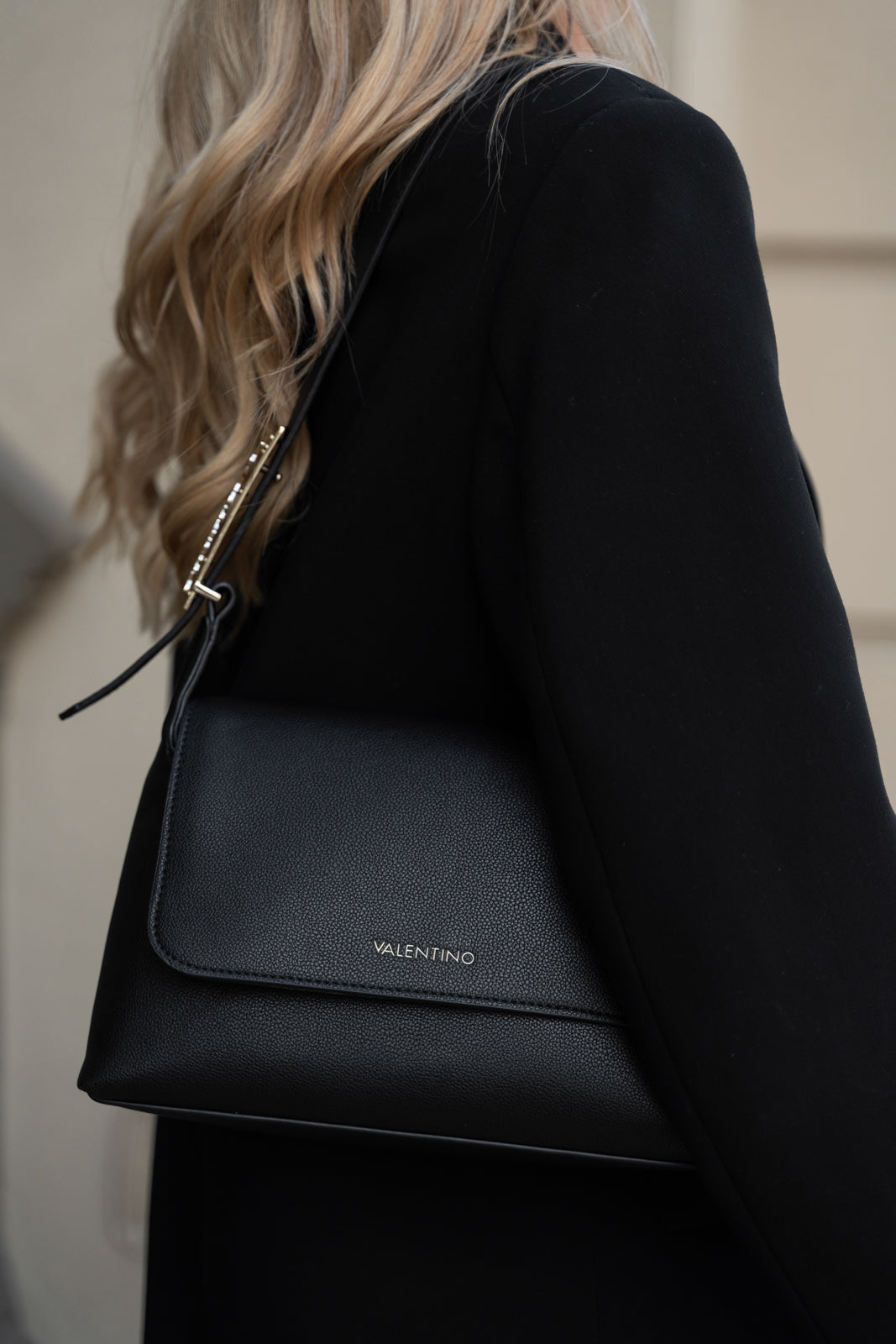 MALA DE OMBRO "HELEN" BY VALENTINO