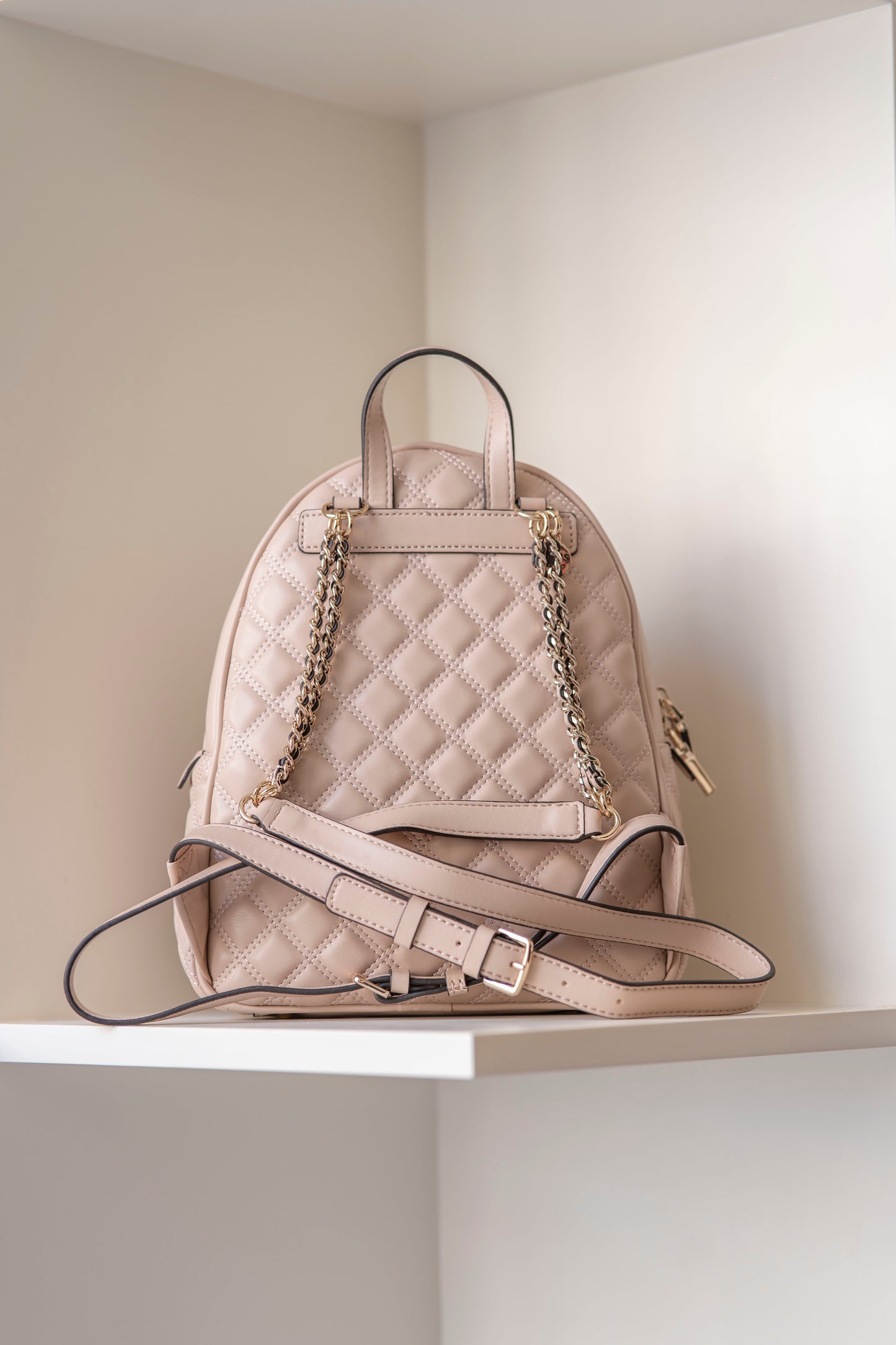 MOCHILA " GUILLY " GUESS