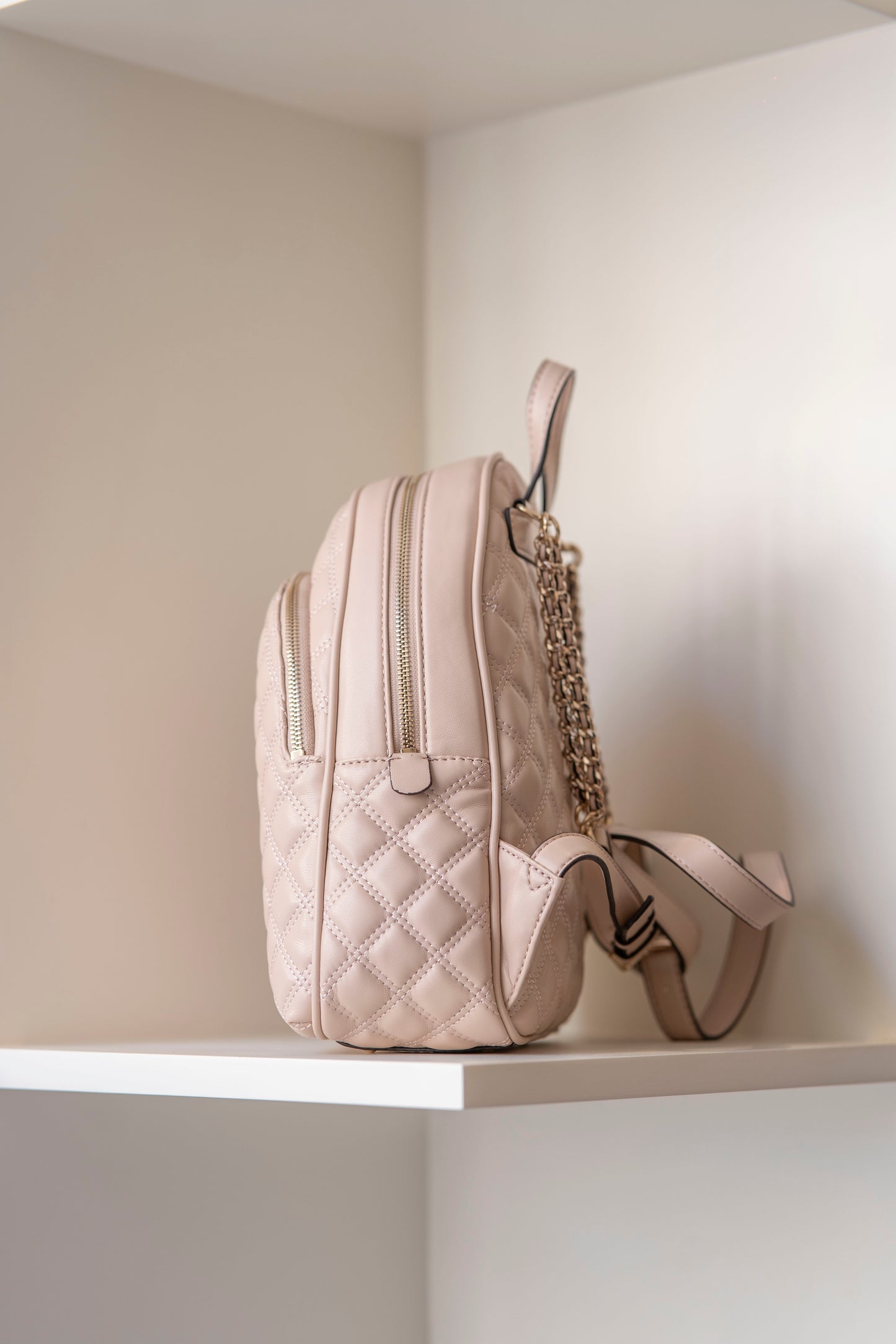 MOCHILA " GUILLY " GUESS