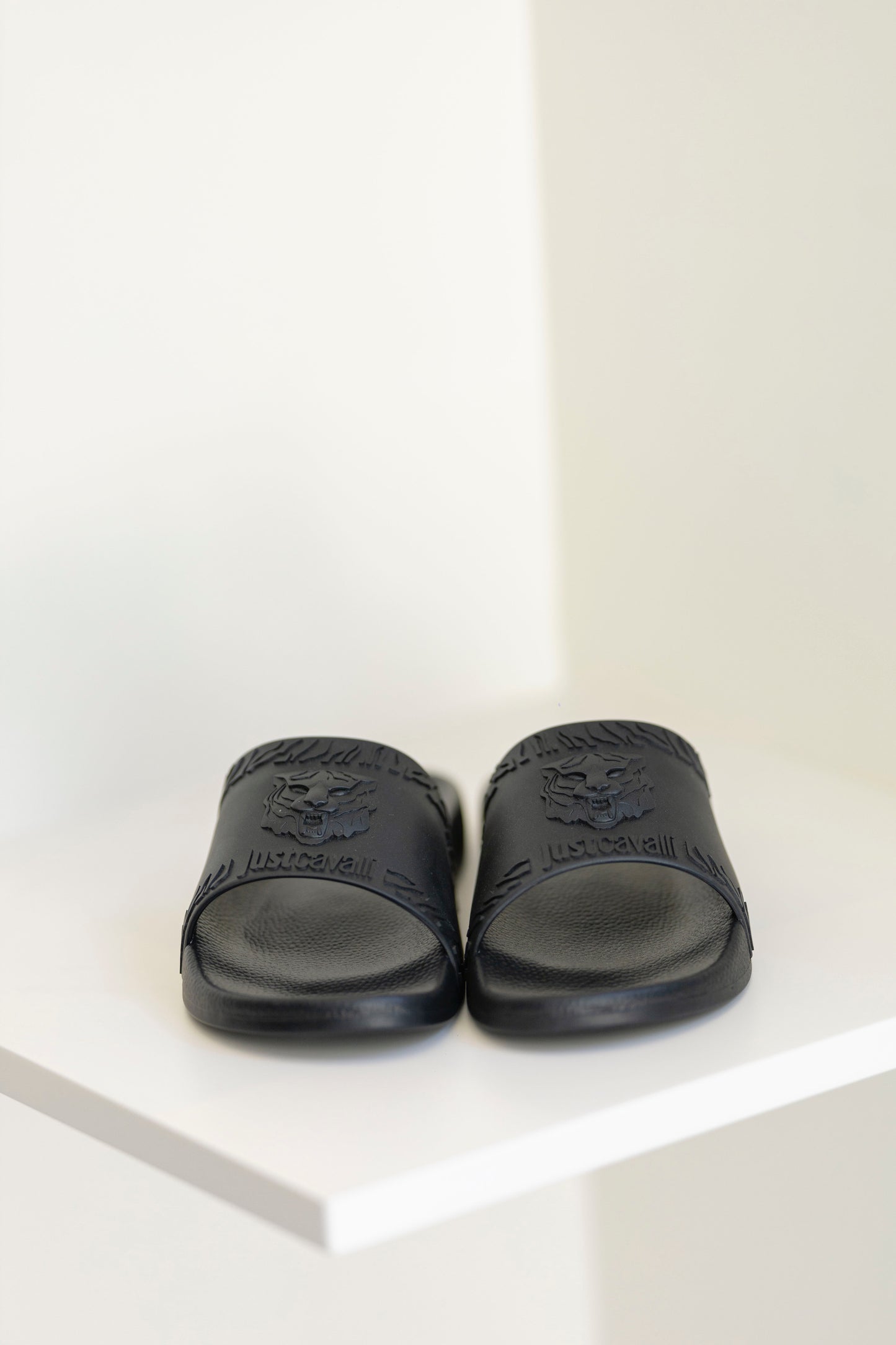 CHINELO PRETO JUST CAVALLI
