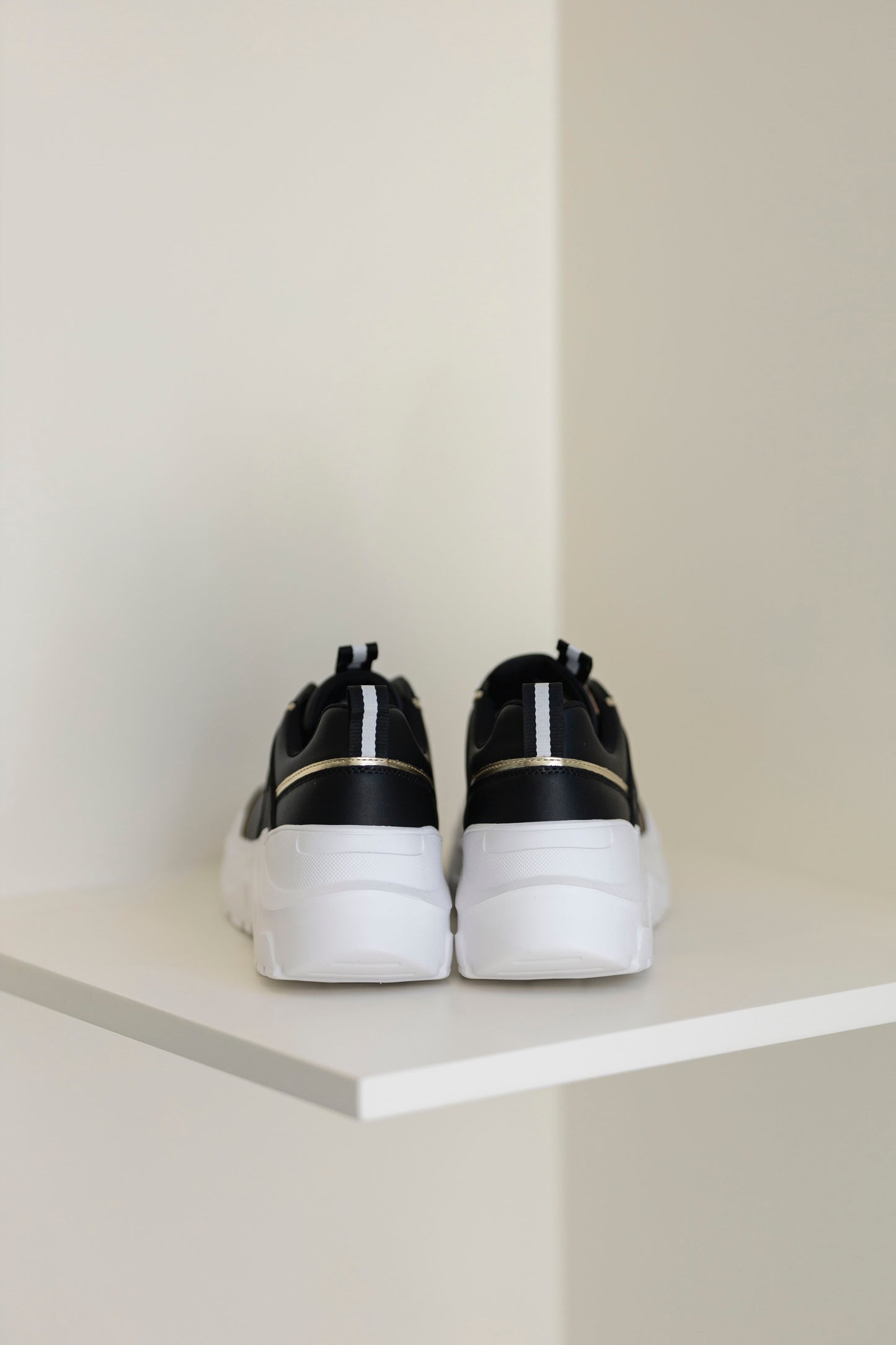 SAPATILHA PRETA PLATAFORMA JUST CAVALLI