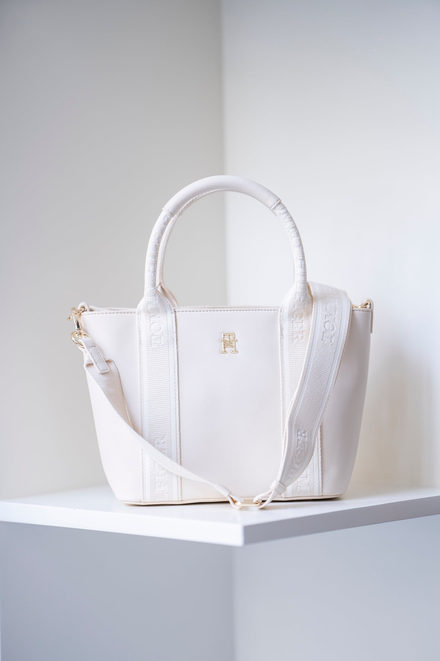 MALA TOTE TOMMY HILFIGER