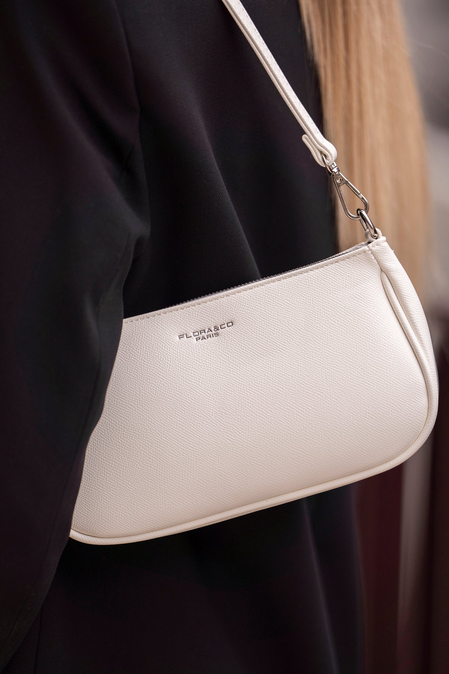 MALA DE OMBRO FLORA & CO