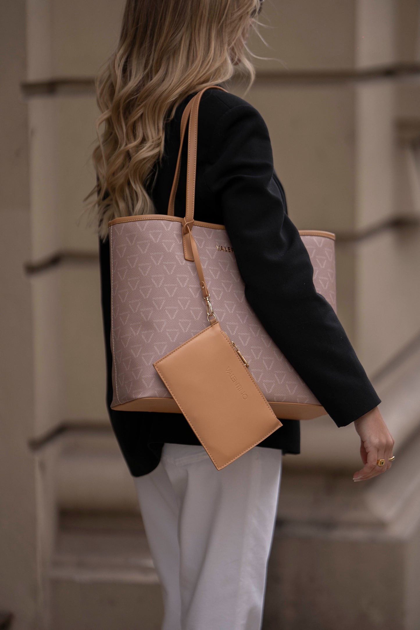 MALA DE OMBRO BY VALENTINO