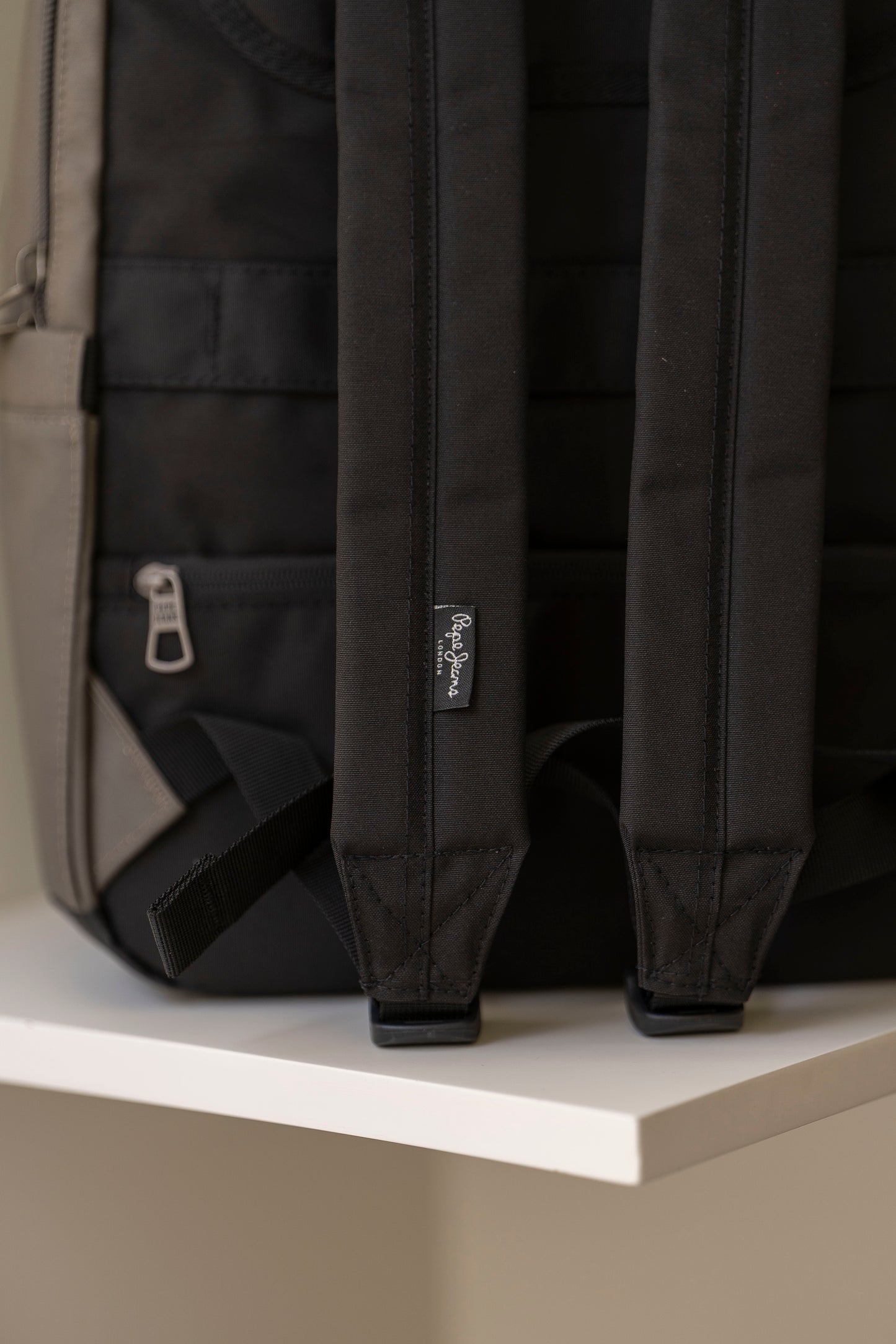 MOCHILA PEPE JEANS " DORTMUND "