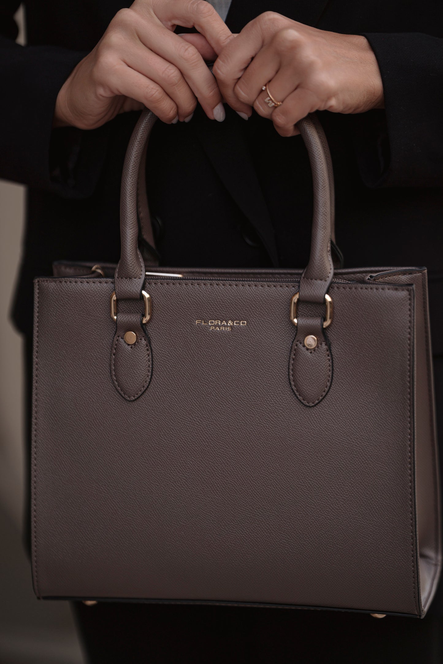 MALA DE MÃO FLORA & CO