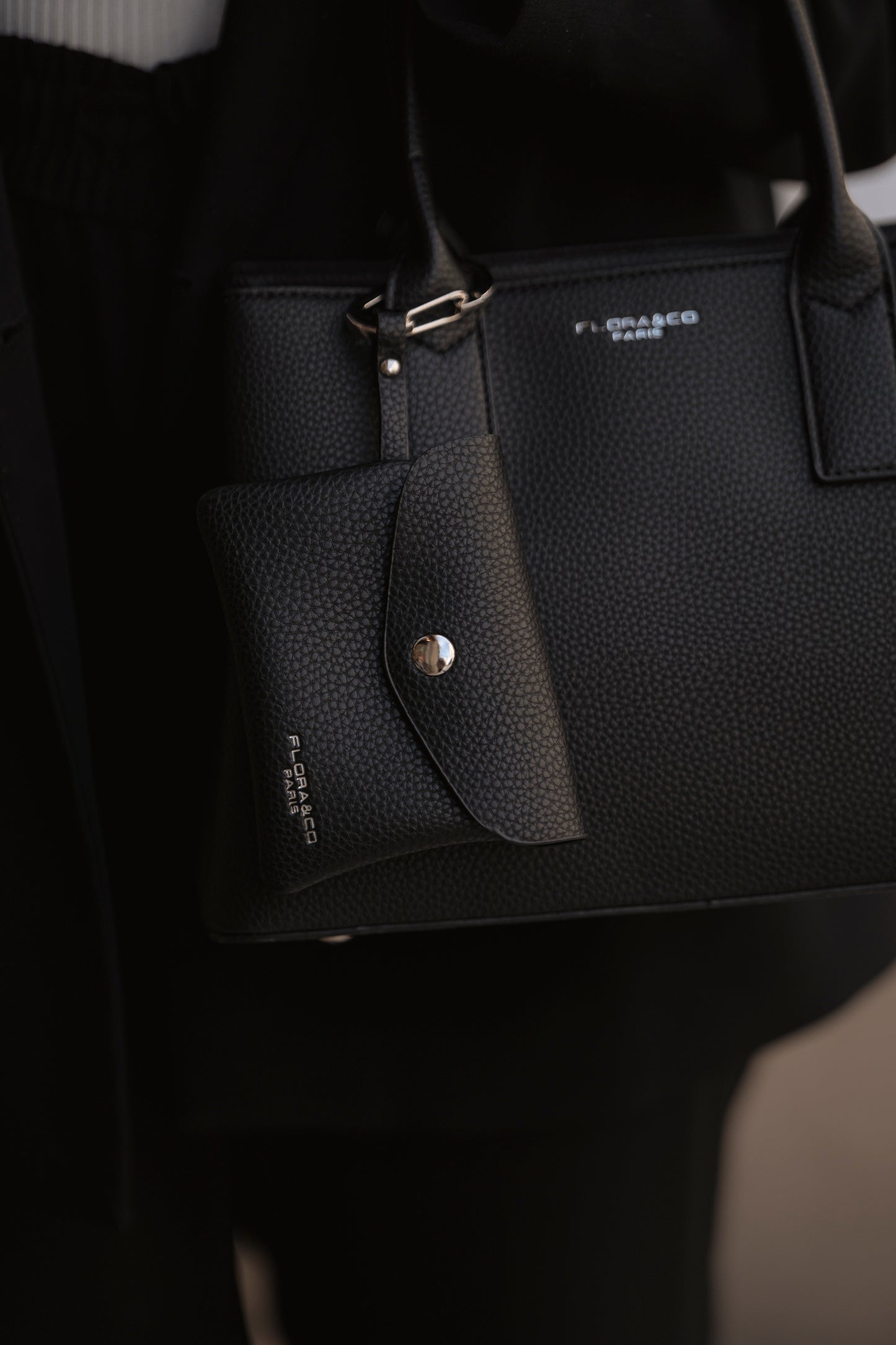 MALA DE MÃO FLORA & CO