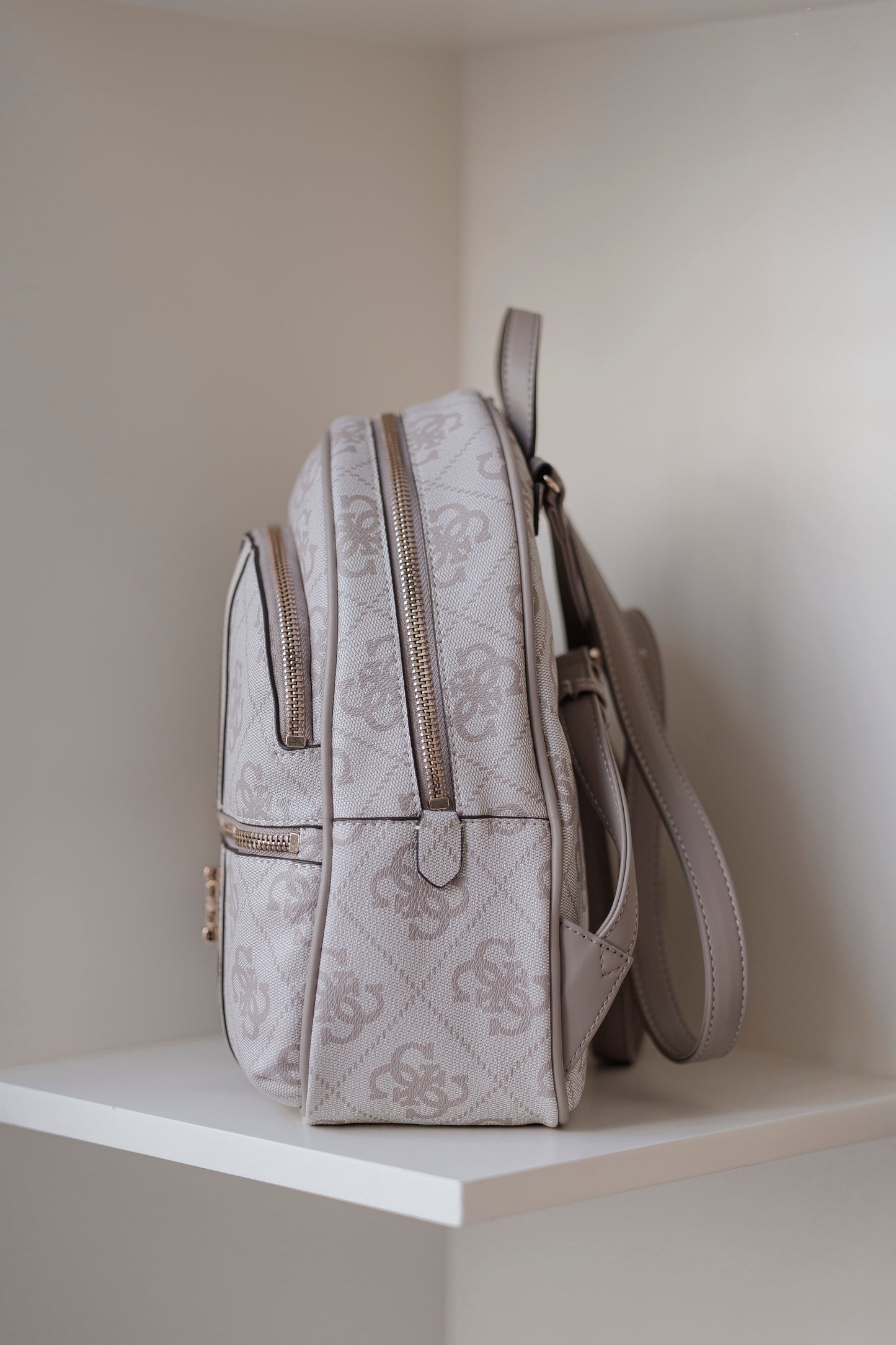 MOCHILA " ERNIA " GUESS