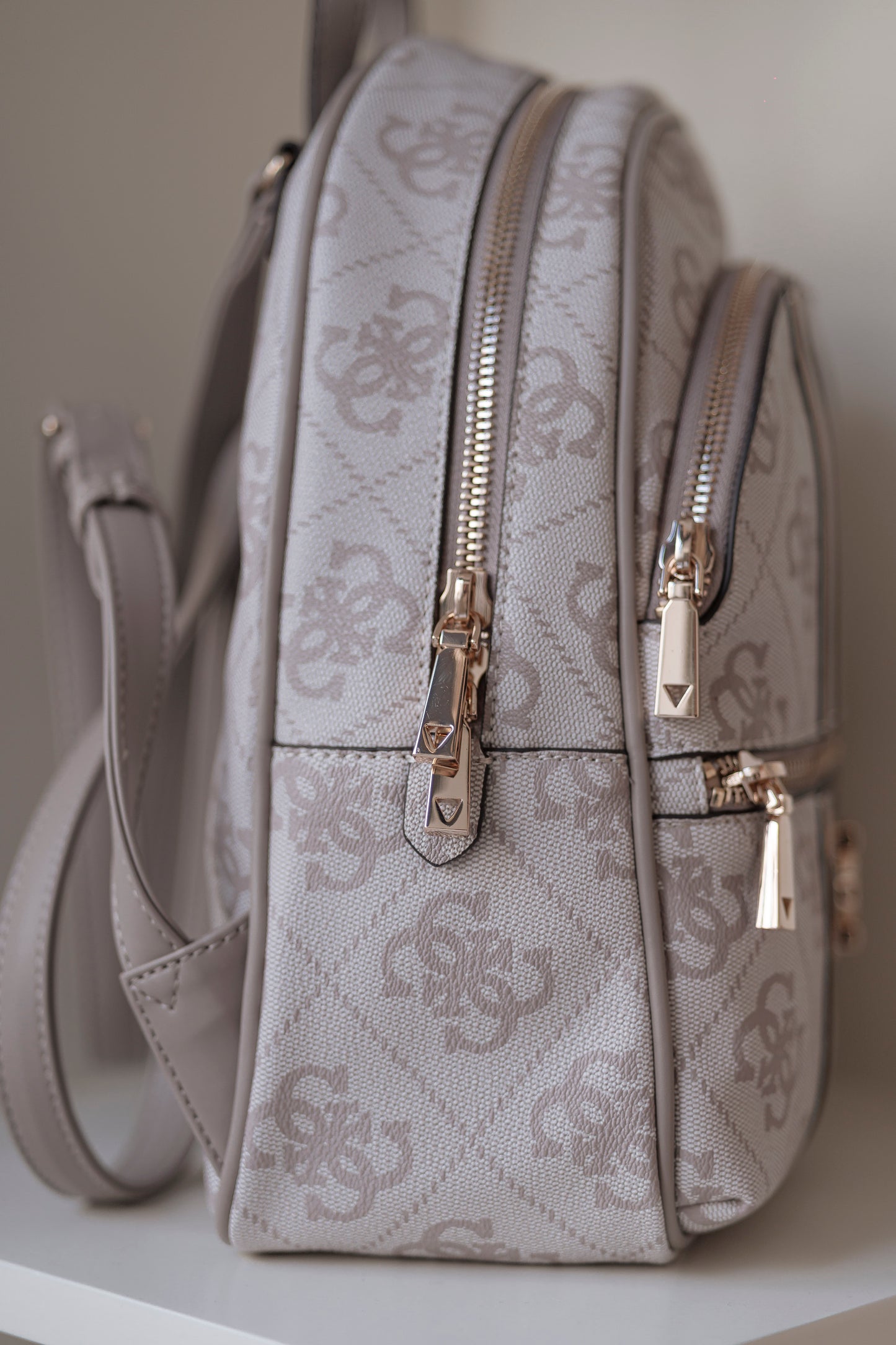 MOCHILA " ERNIA " GUESS