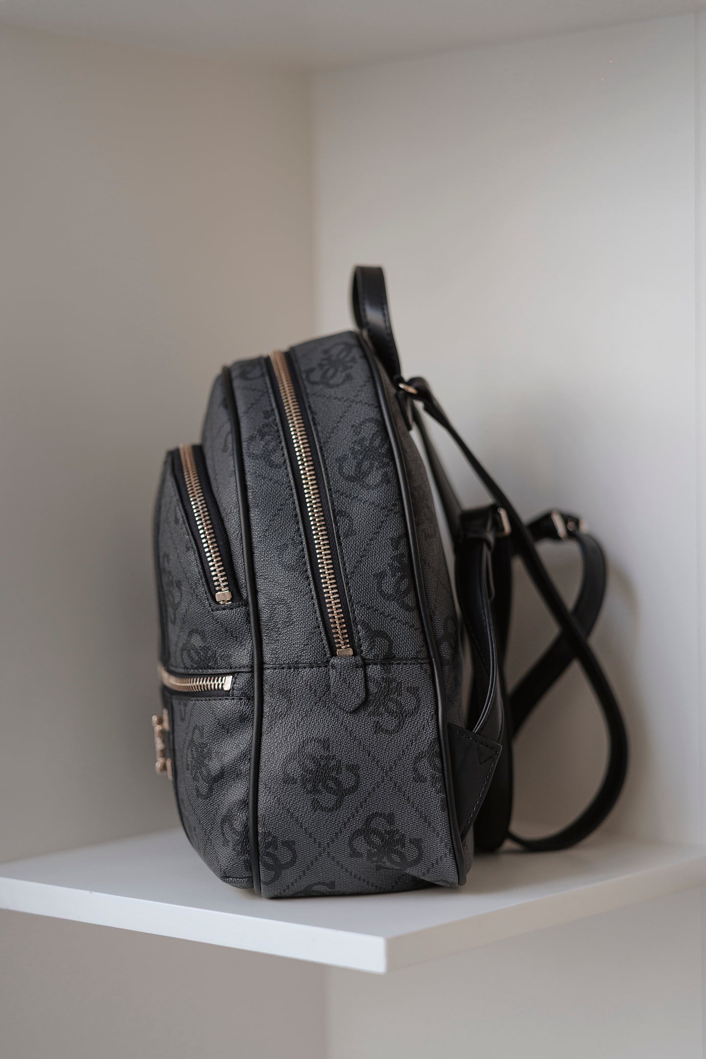 MOCHILA " ERNIA " GUESS