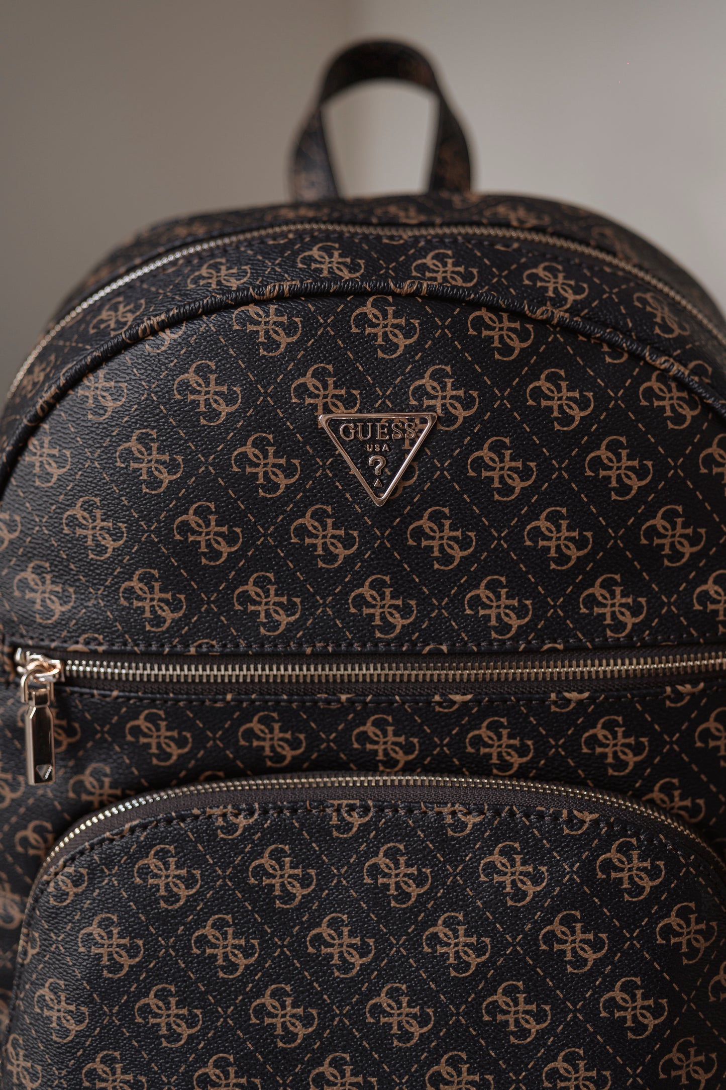MOCHILA " POWER PLAY " GUESS