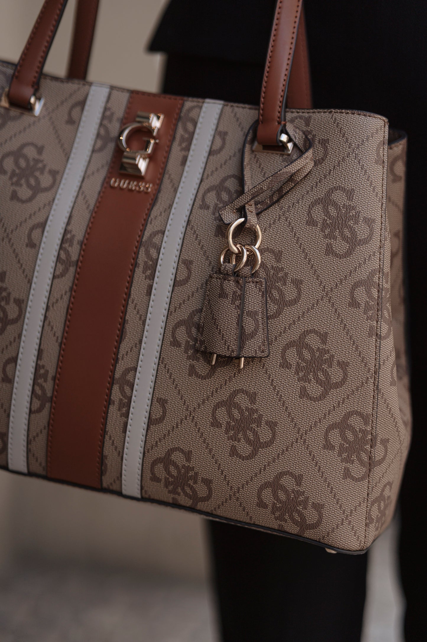 MALA DE OMBRO " ERENIA " GUESS