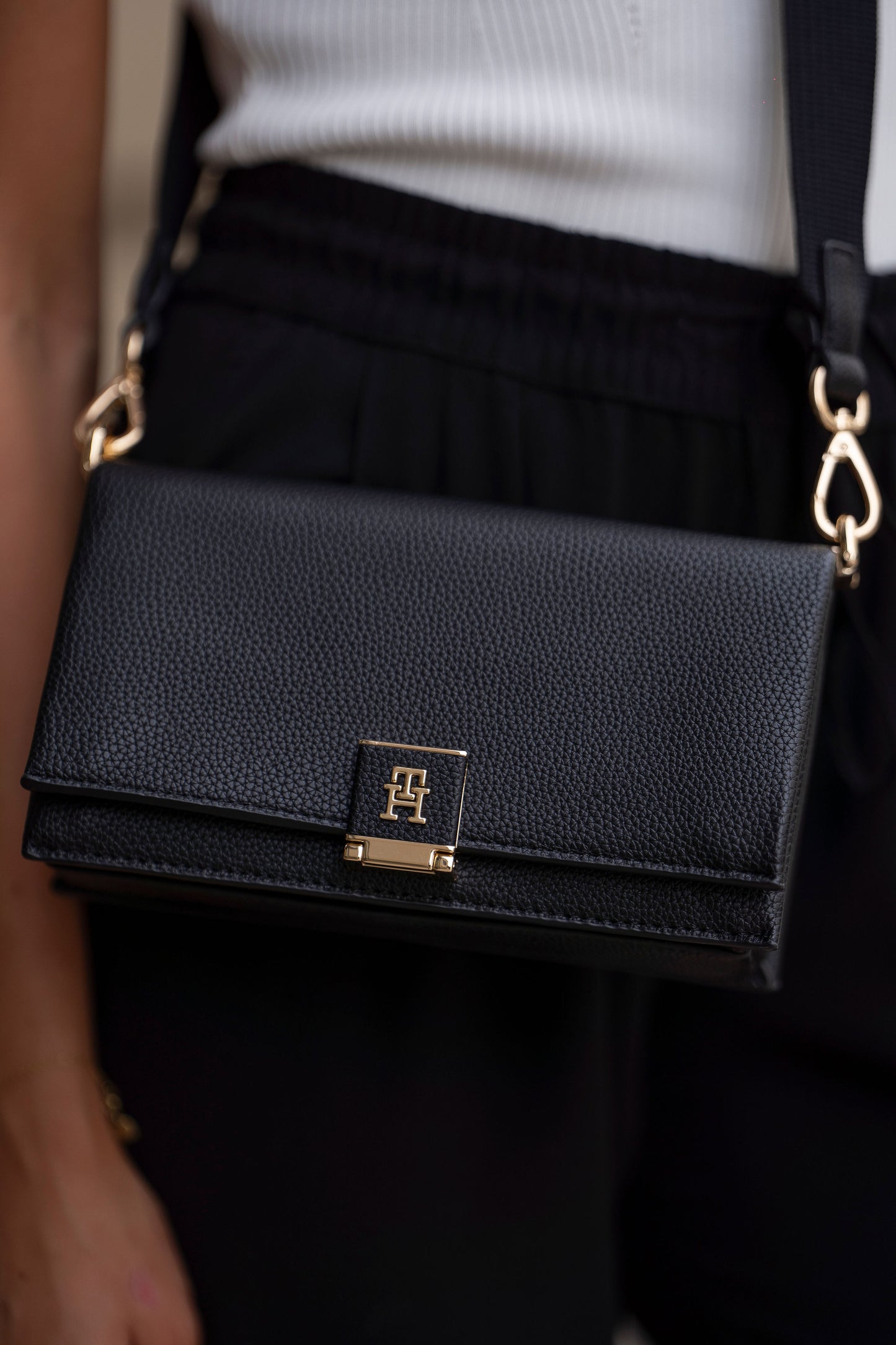 MALA TIRACOLO TOMMY HILFIGER