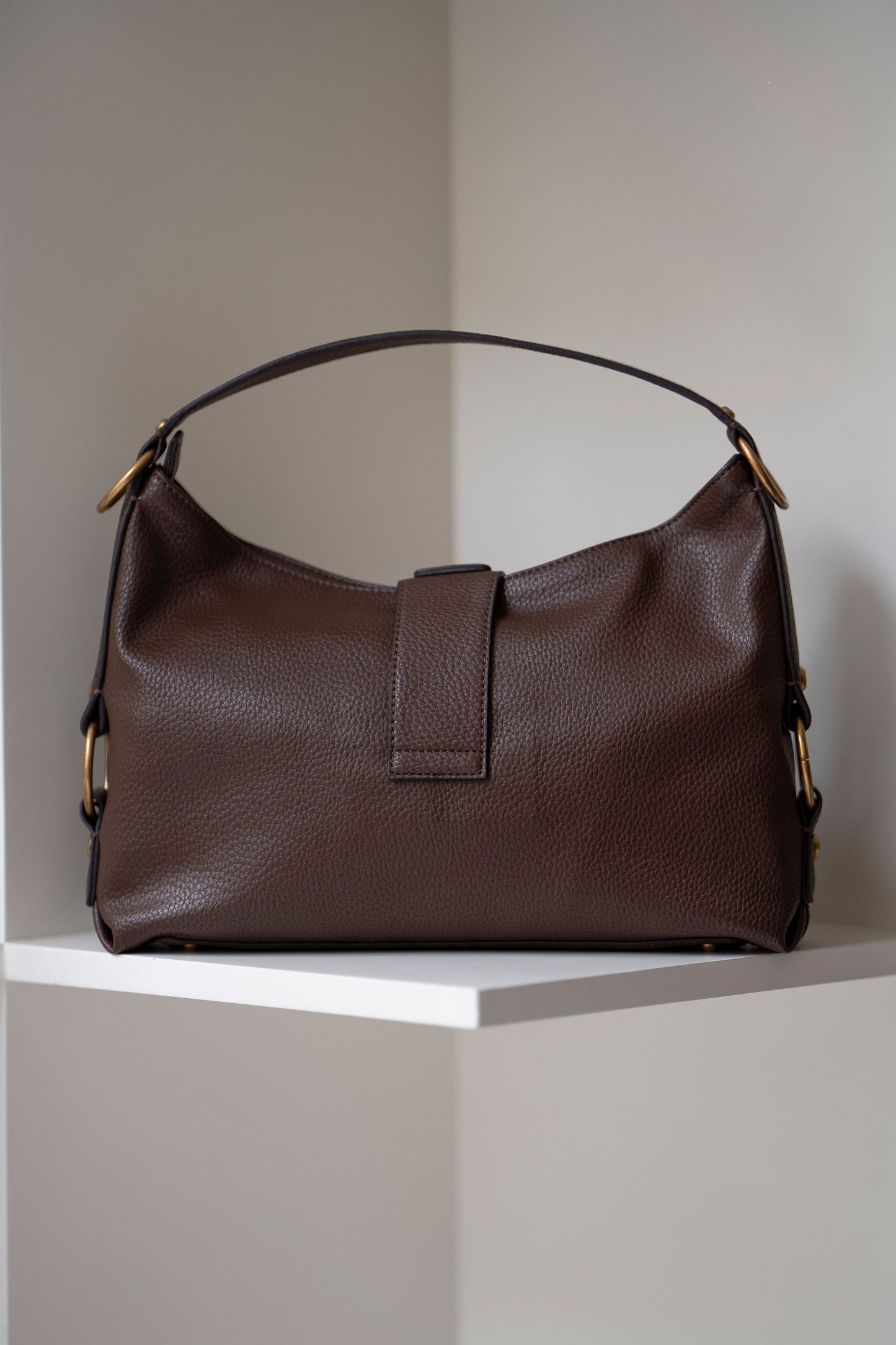 MALA DE OMBRO " CAMDEN " GUESS