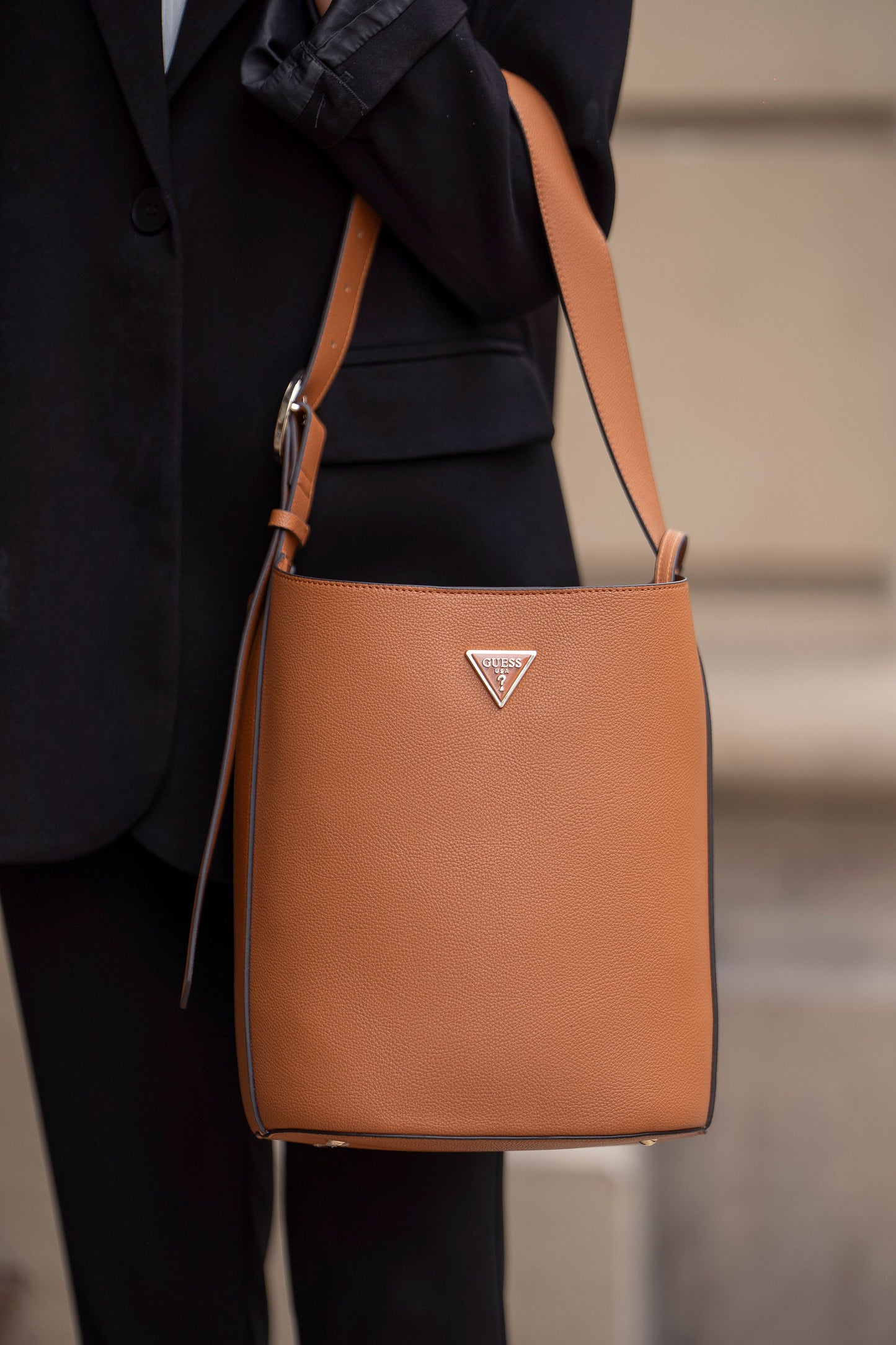 MALA DE OMBRO " MERIDIAN " GUESS