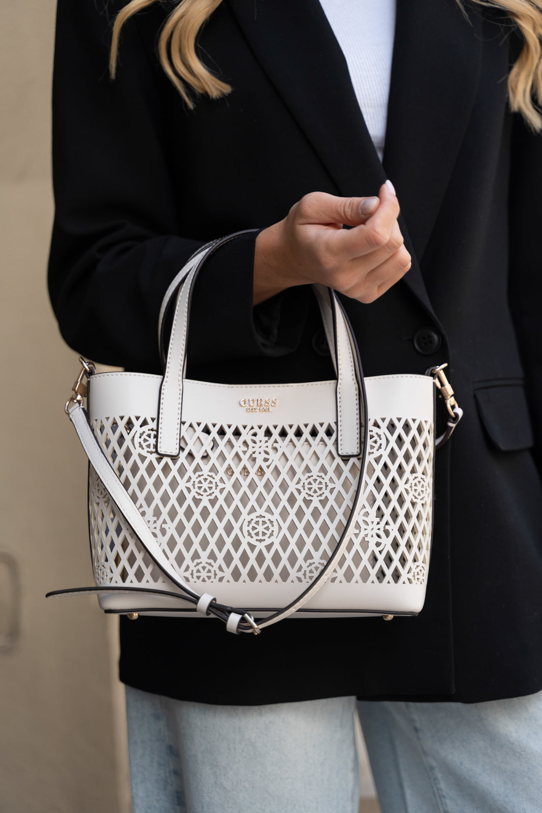 MALA DE MÃO "LETTY SHOPPER" GUESS