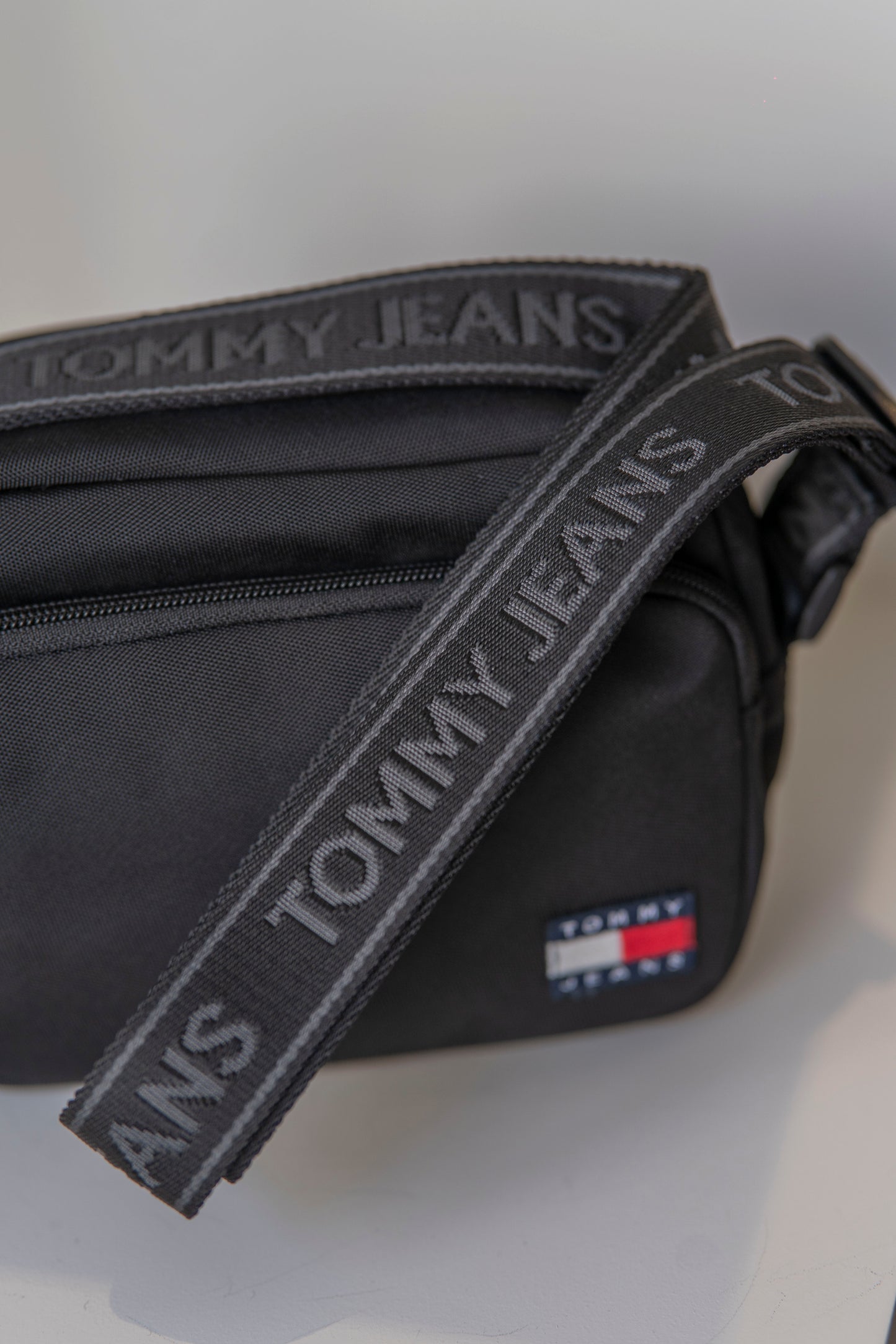 MALA TIRACOLO TOMMY HILFIGER