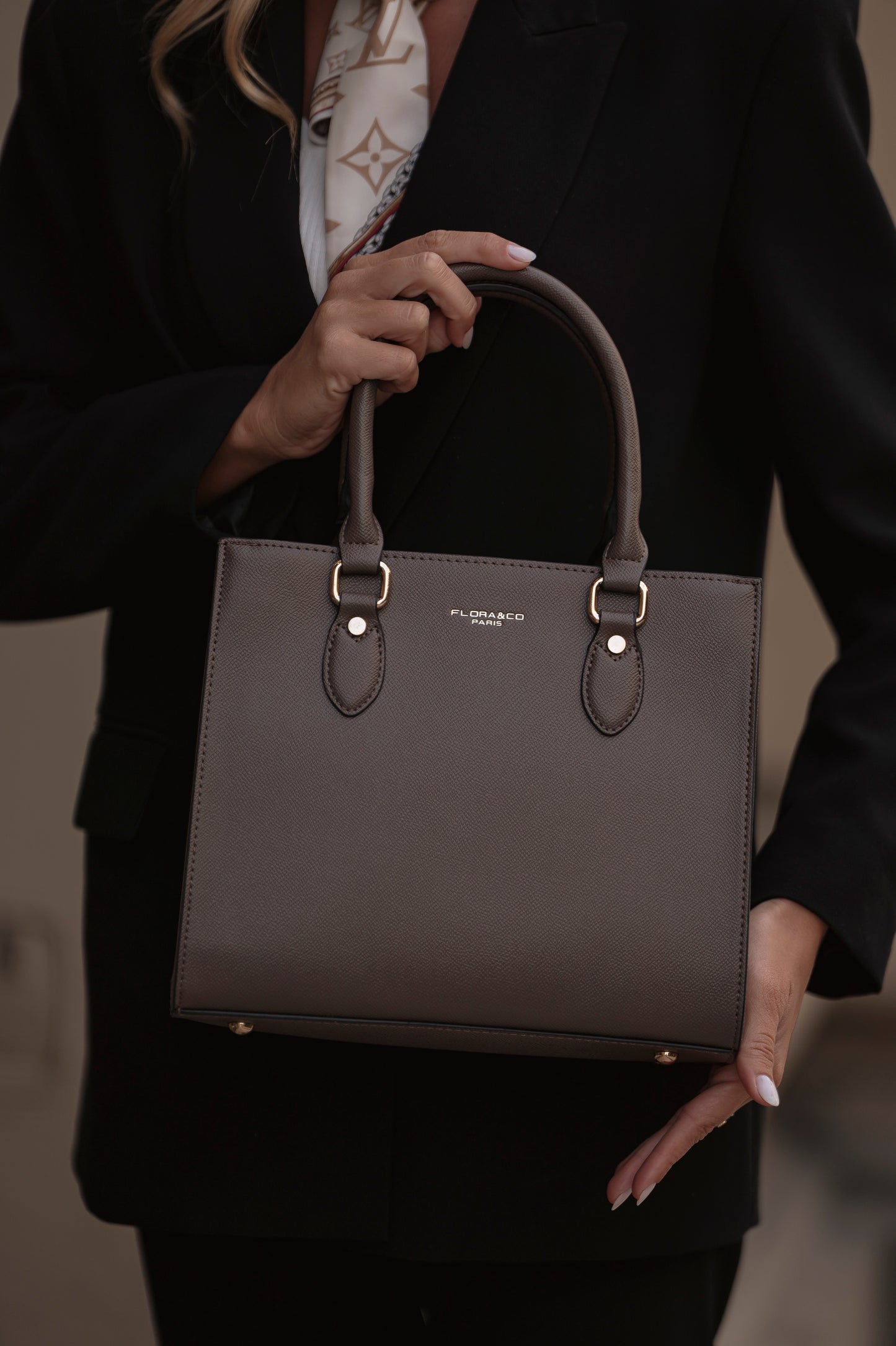 MALA DE MÃO FLORA &  CO