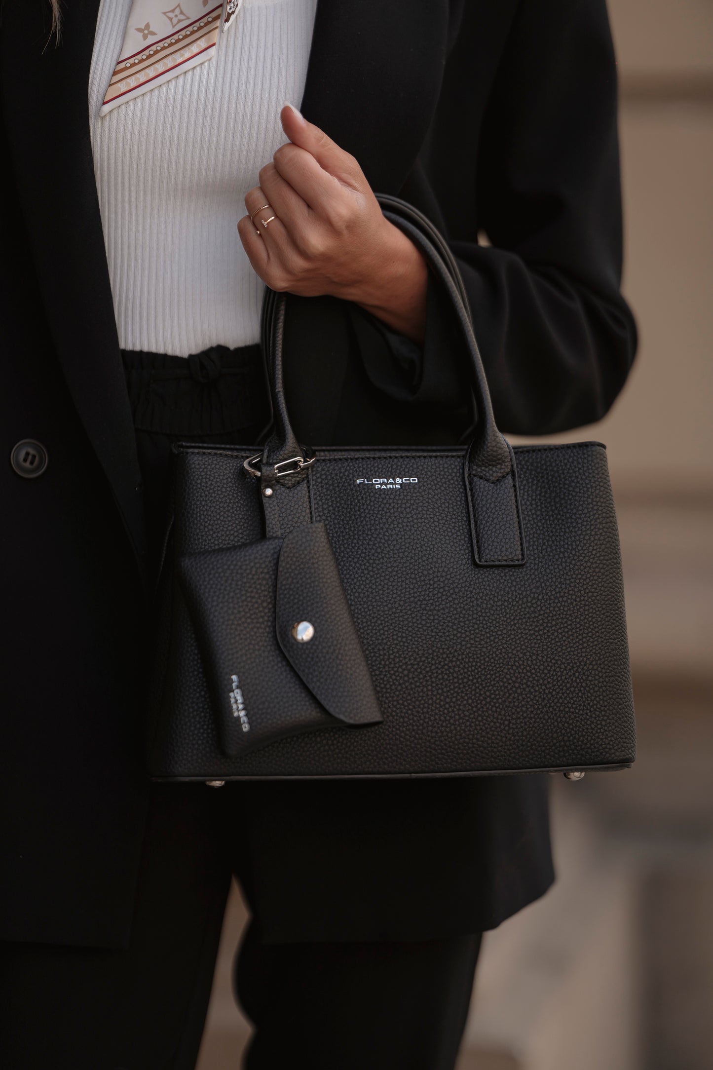 MALA DE MÃO FLORA & CO