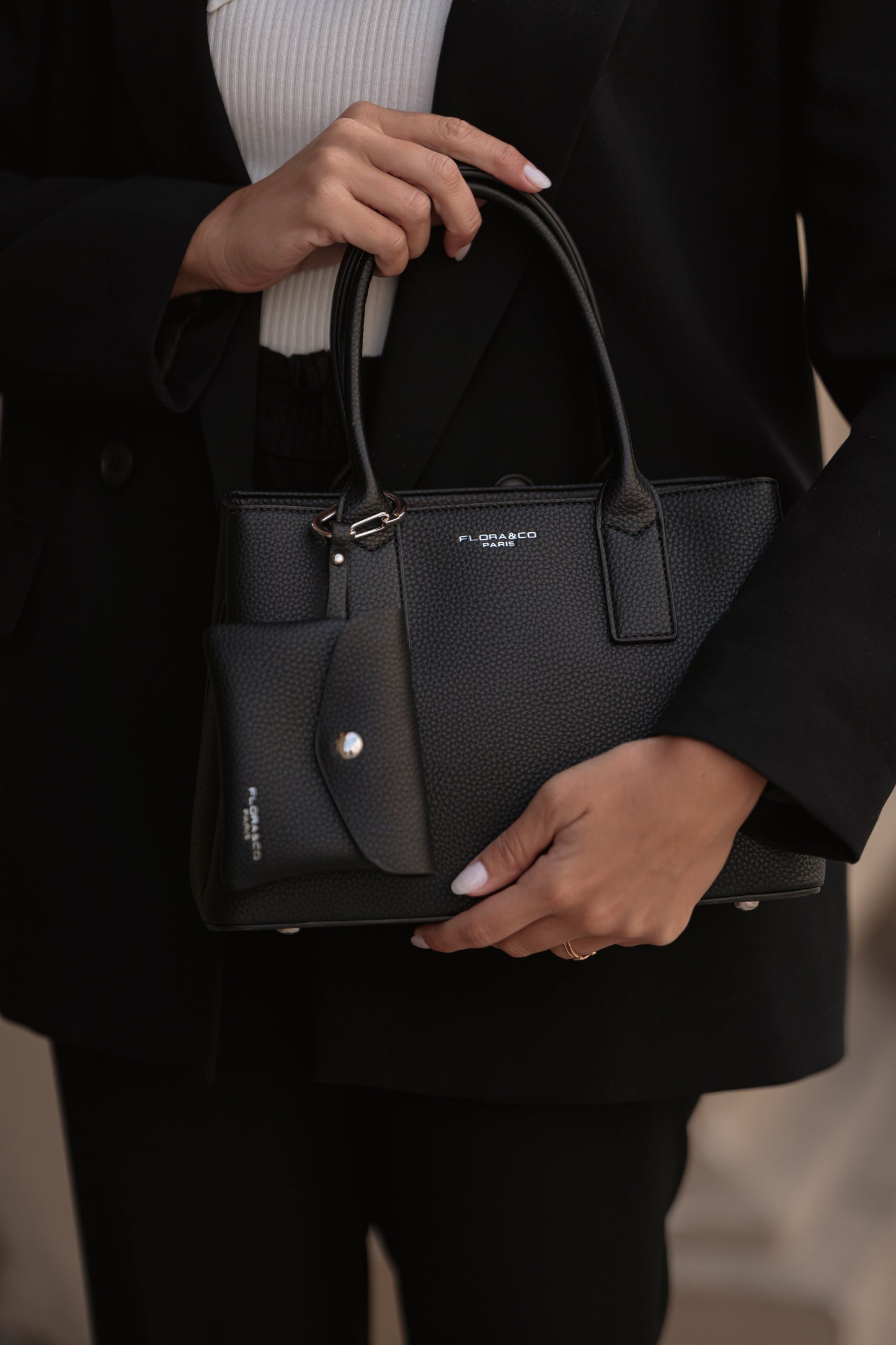 MALA DE MÃO FLORA & CO