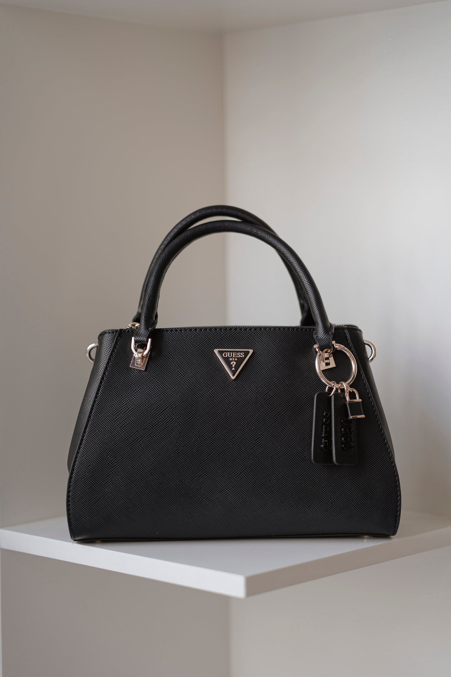 MALA DE MÃO " NOELLE " GUESS