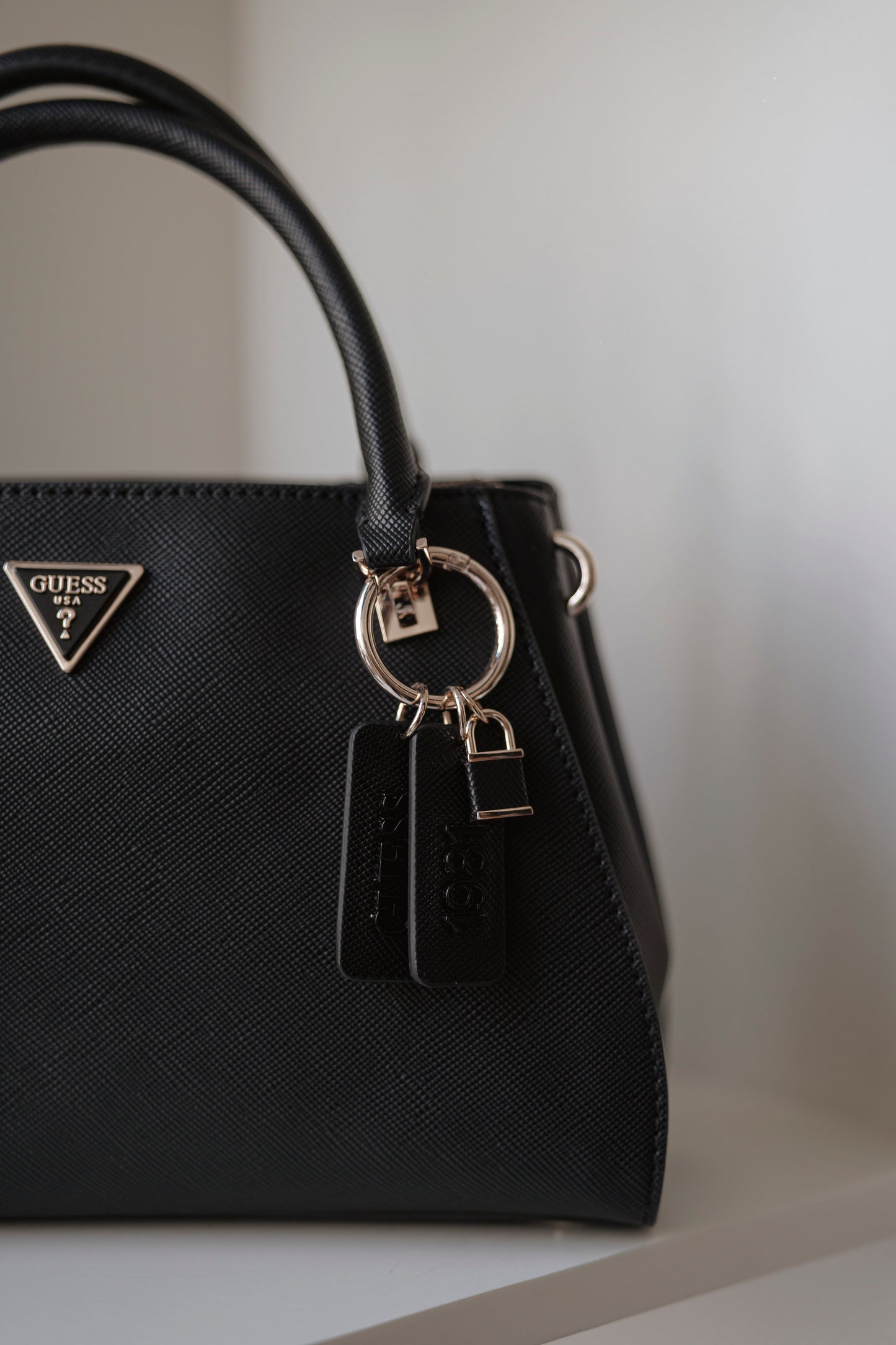 MALA DE MÃO " NOELLE " GUESS