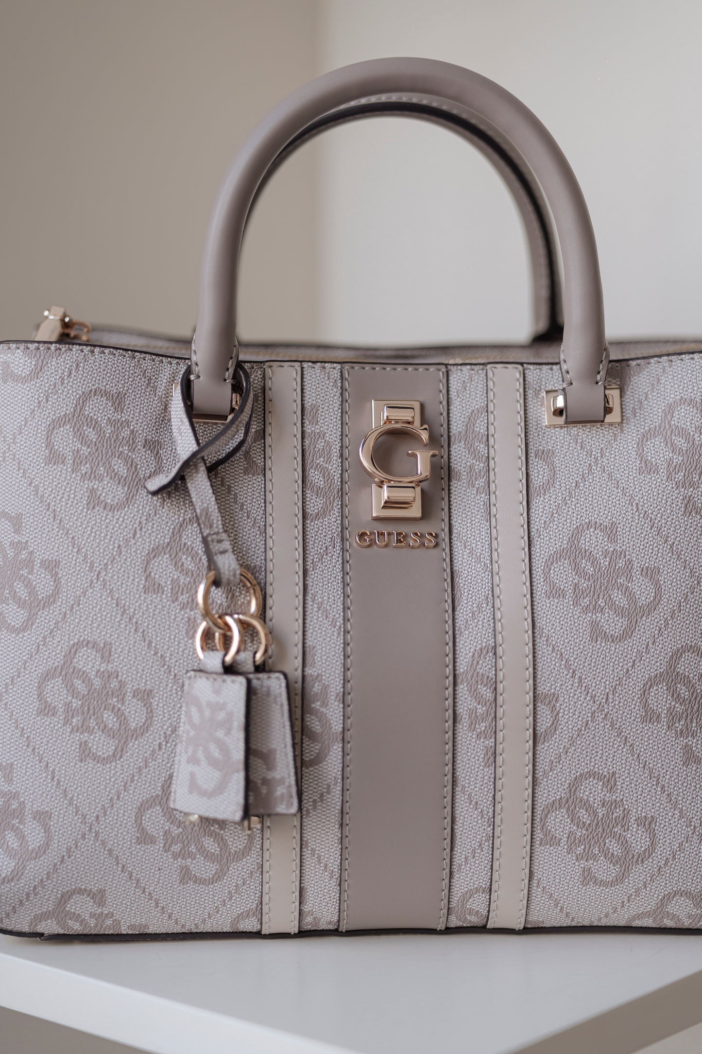 MALA DE MÃO " ERENIA " GUESS