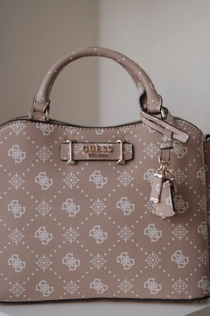 MALA DE MÃO " SILIA " GUESS