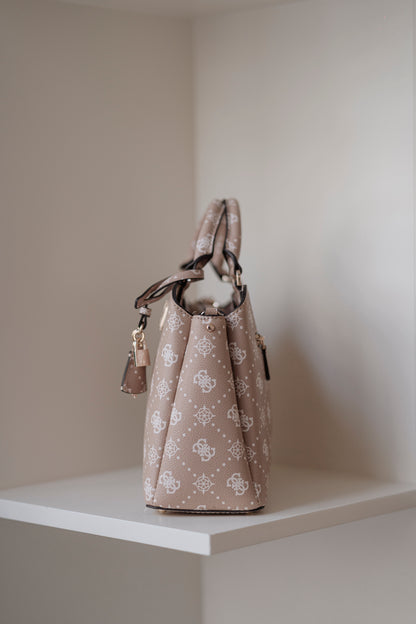 MALA DE MÃO " SILIA " GUESS