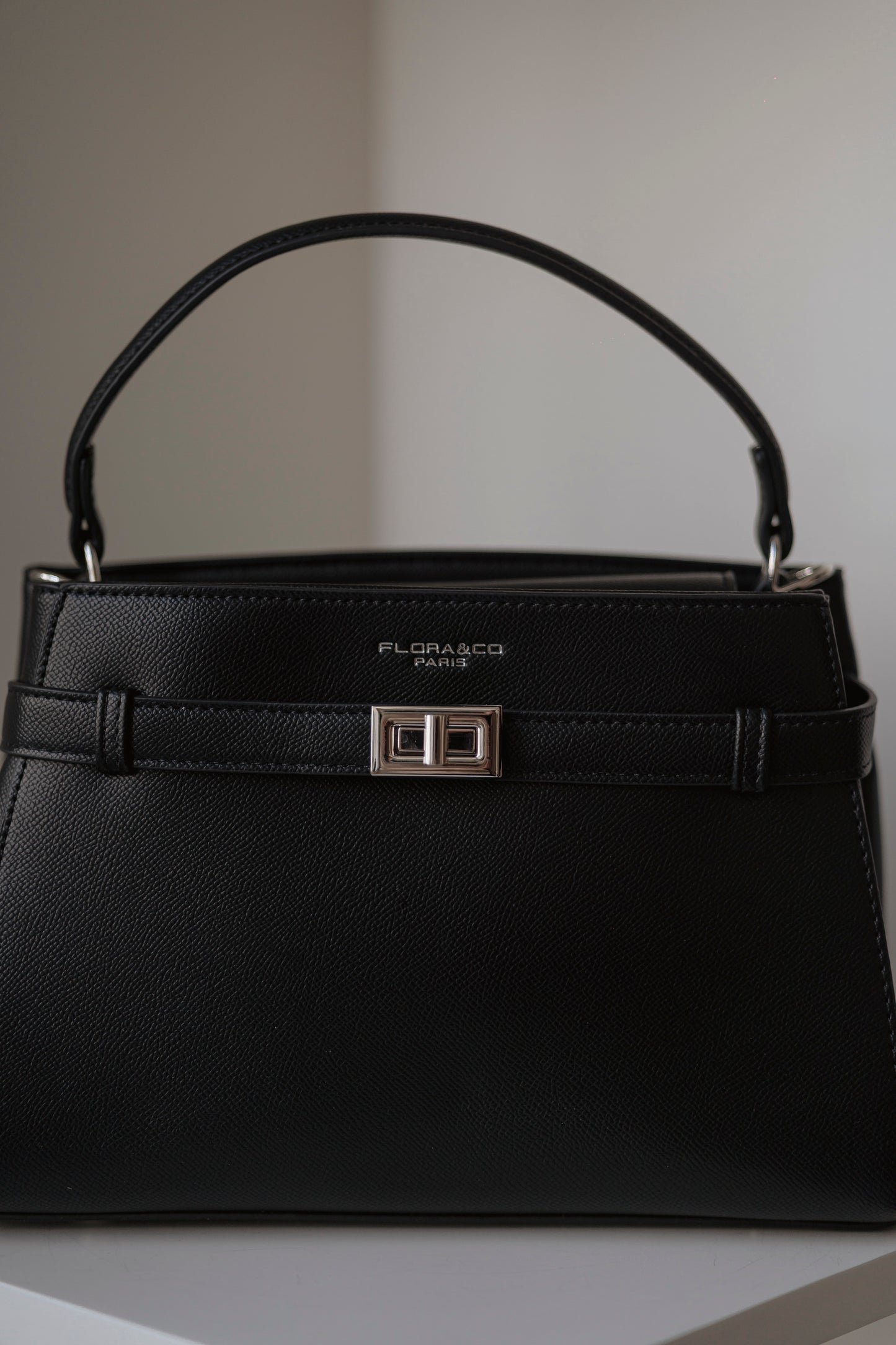 MALA DE MÃO FLORA & CO