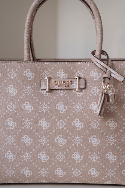 MALA DE MÃO " SILIA " GUESS