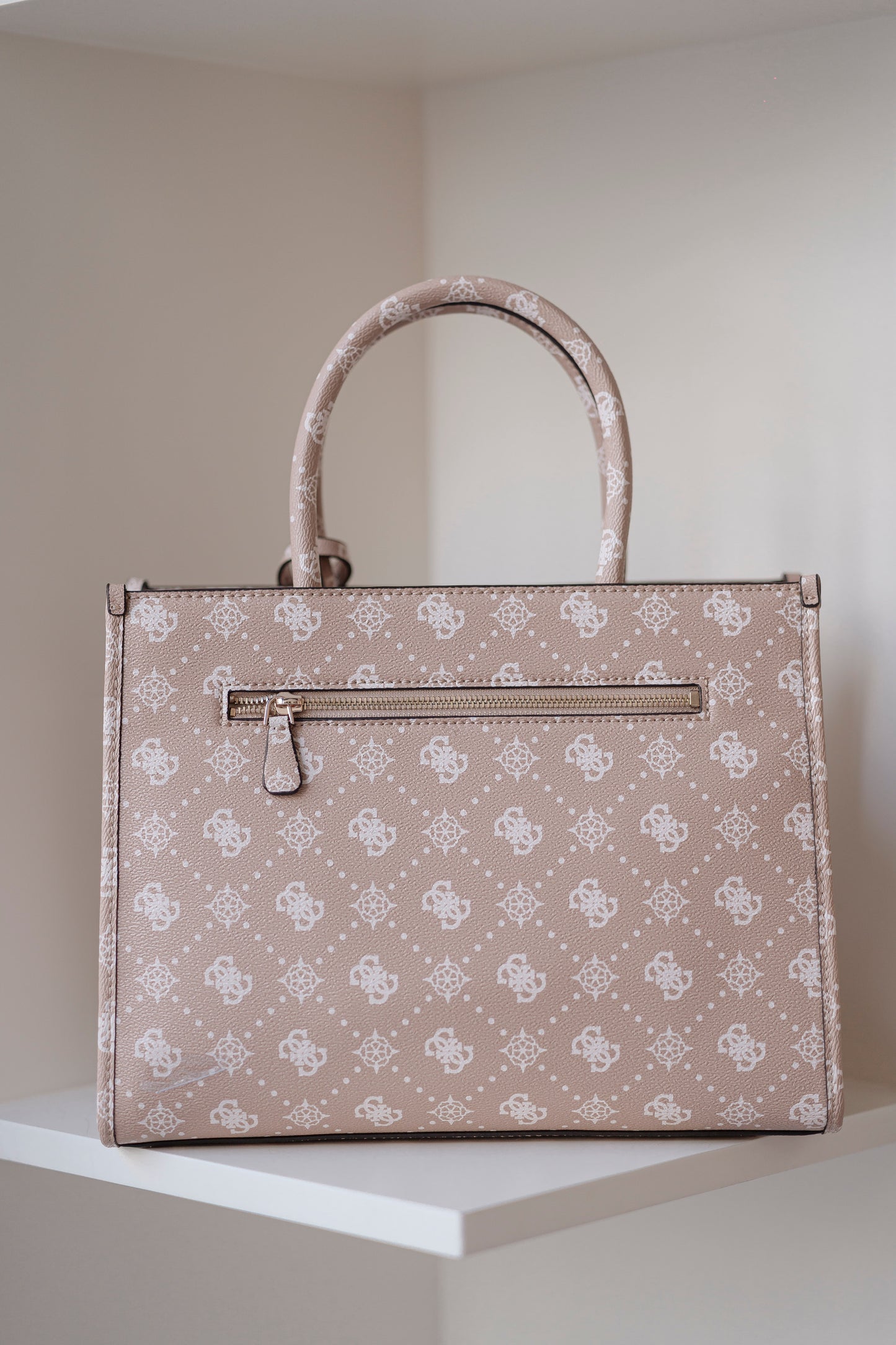 MALA DE MÃO " SILIA " GUESS