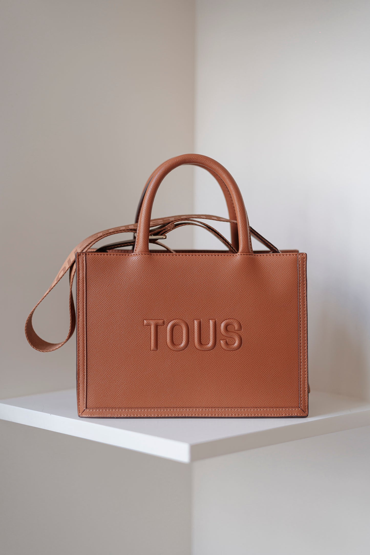 MALA DE MÃO " BRENDA " TOUS