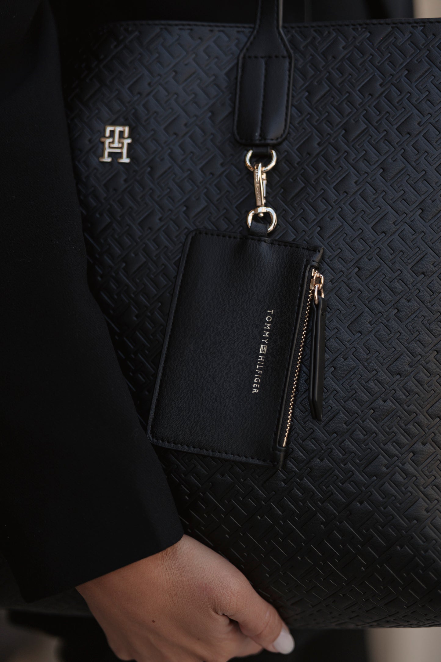 MALA DE OMBRO TOMMY HILFIGER