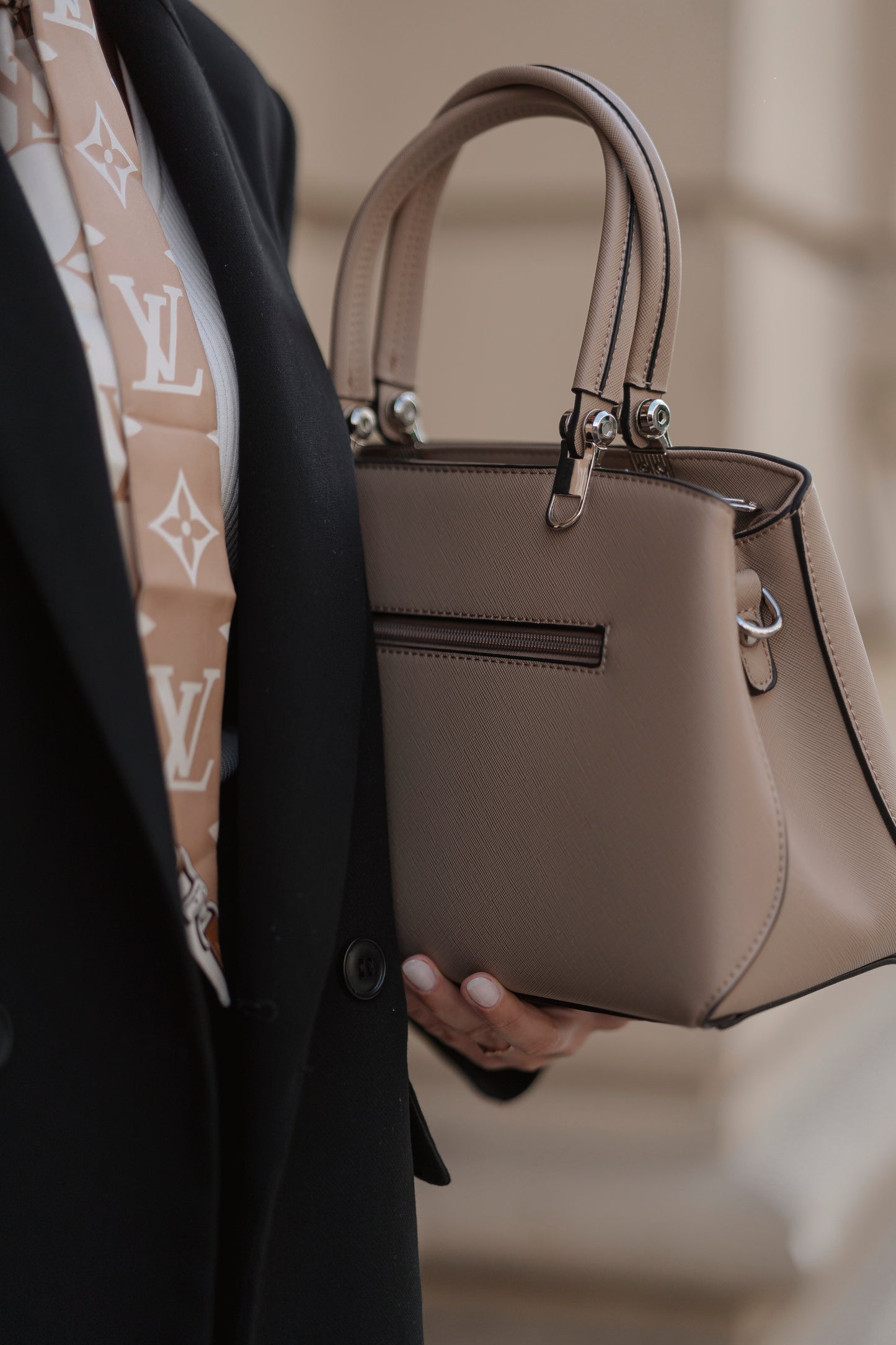 MALA DE MÃO FLORA  & CO