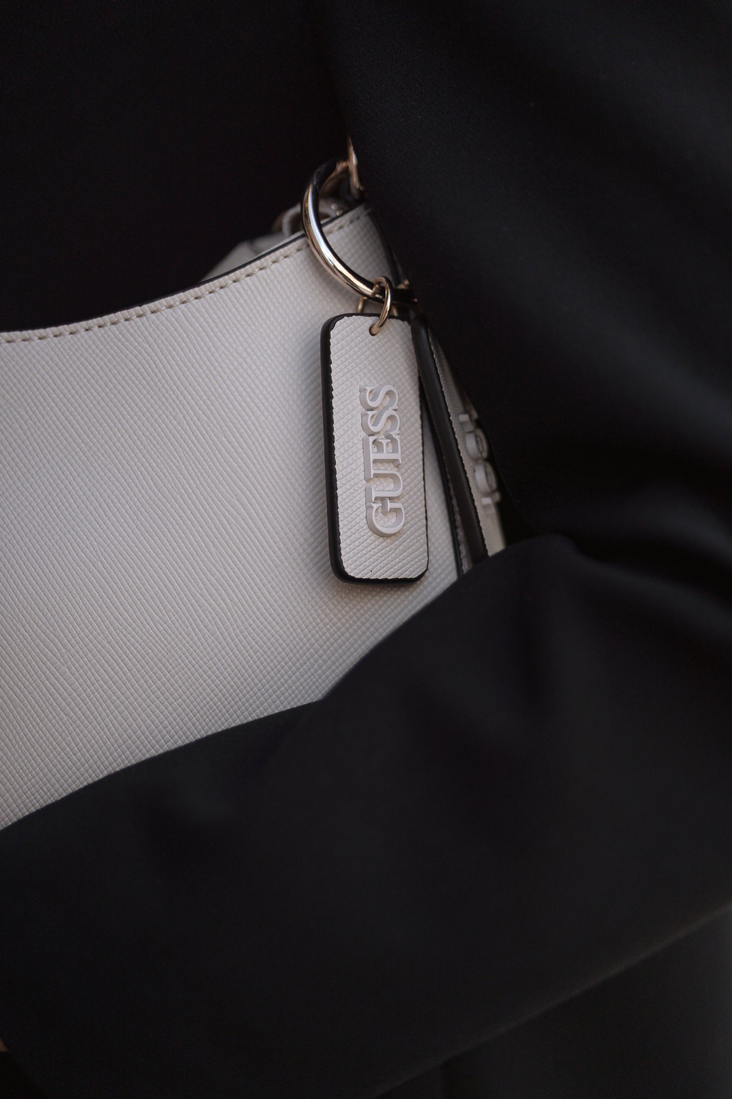 MALA DE OMBRO " NOELLE " GUESS