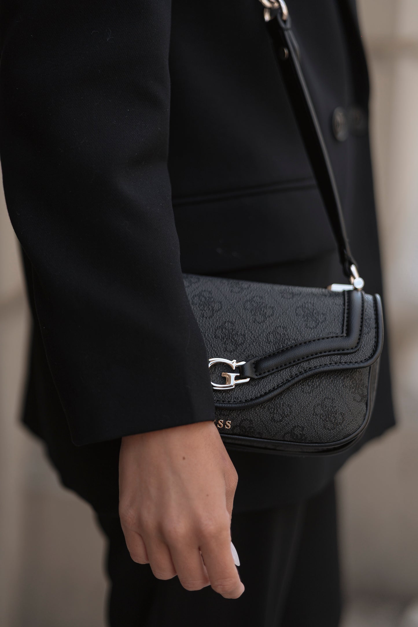 MALA TIRACOLO " DEA "  GUESS