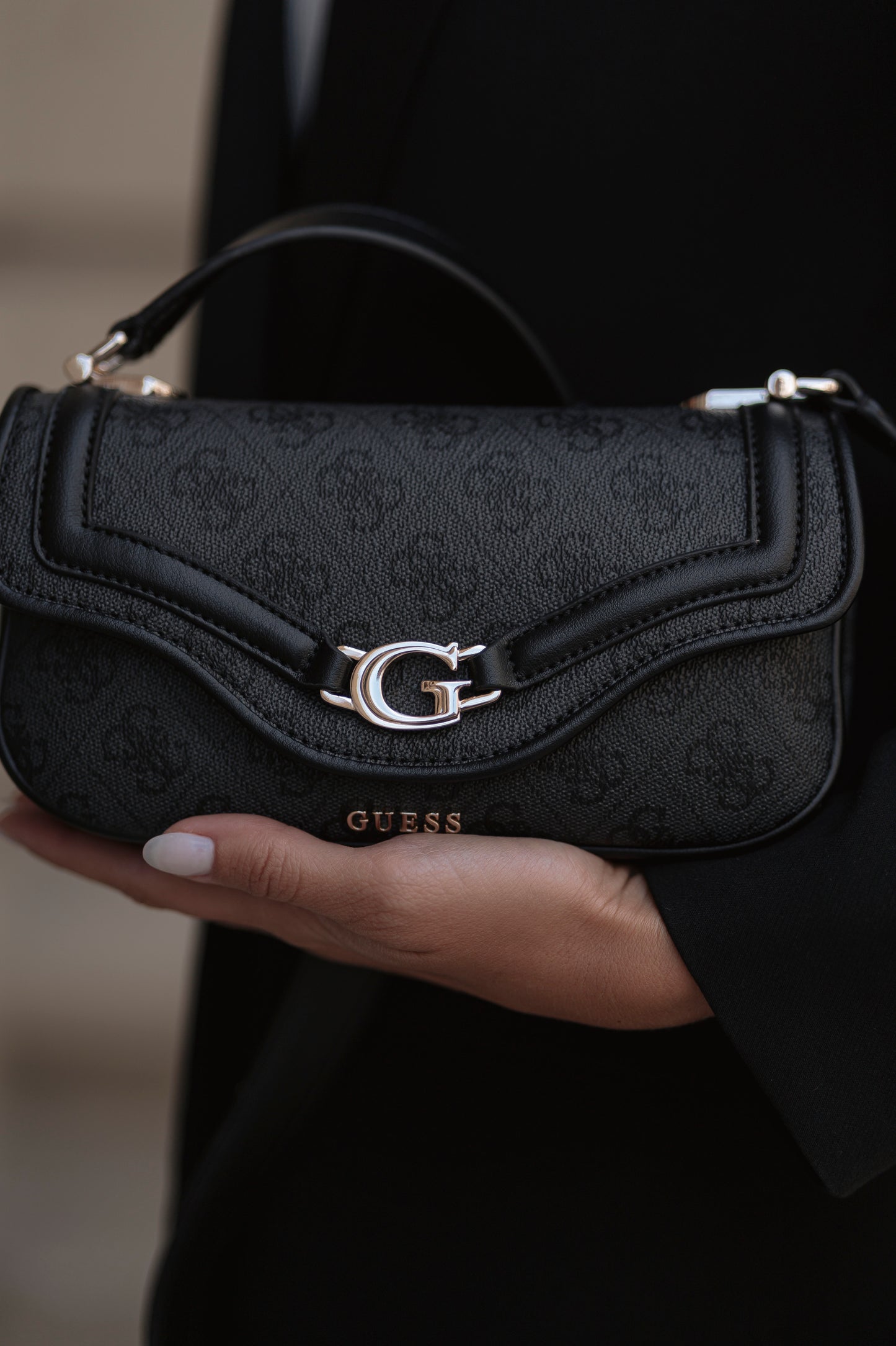 MALA TIRACOLO " DEA "  GUESS