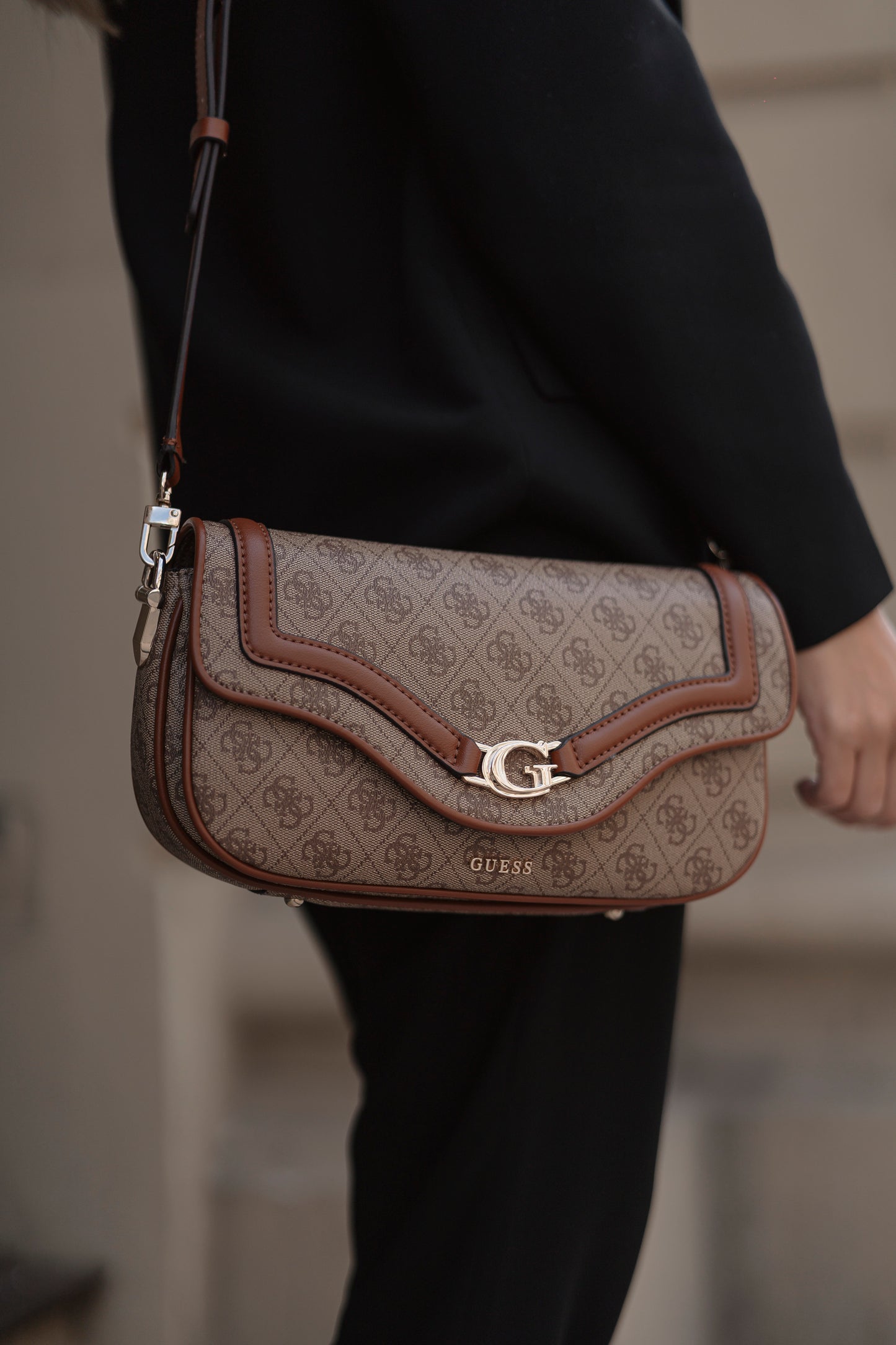 MALA TIRACOLO " DEA " GUESS