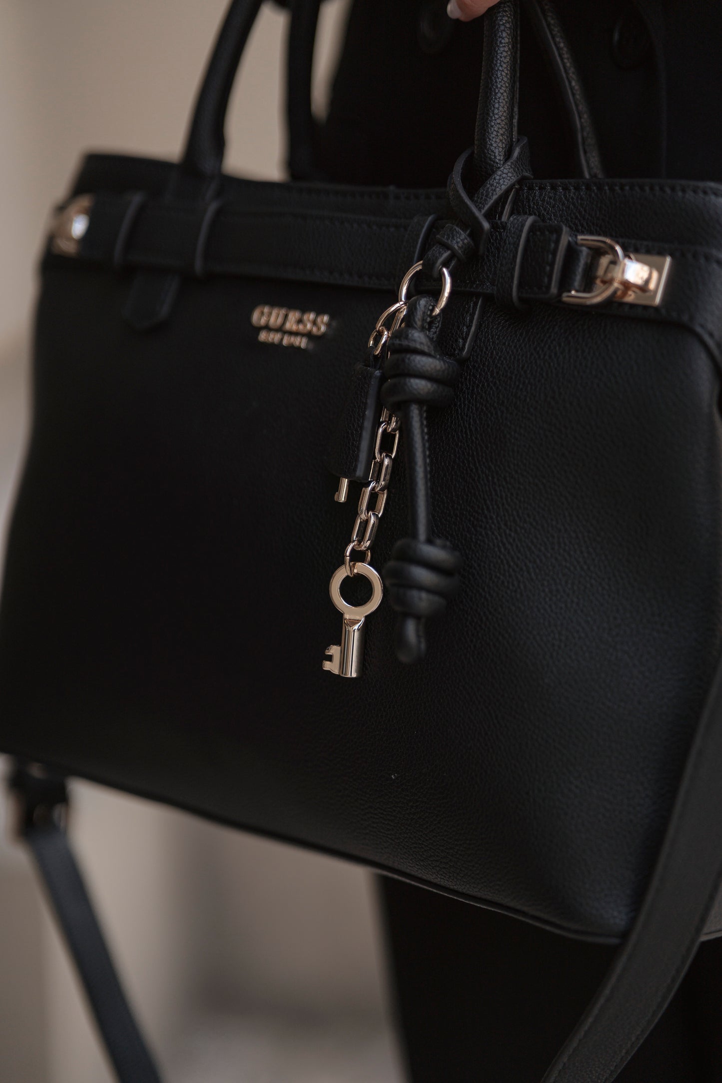 MALA DE MÃO " GREGORIA " GUESS