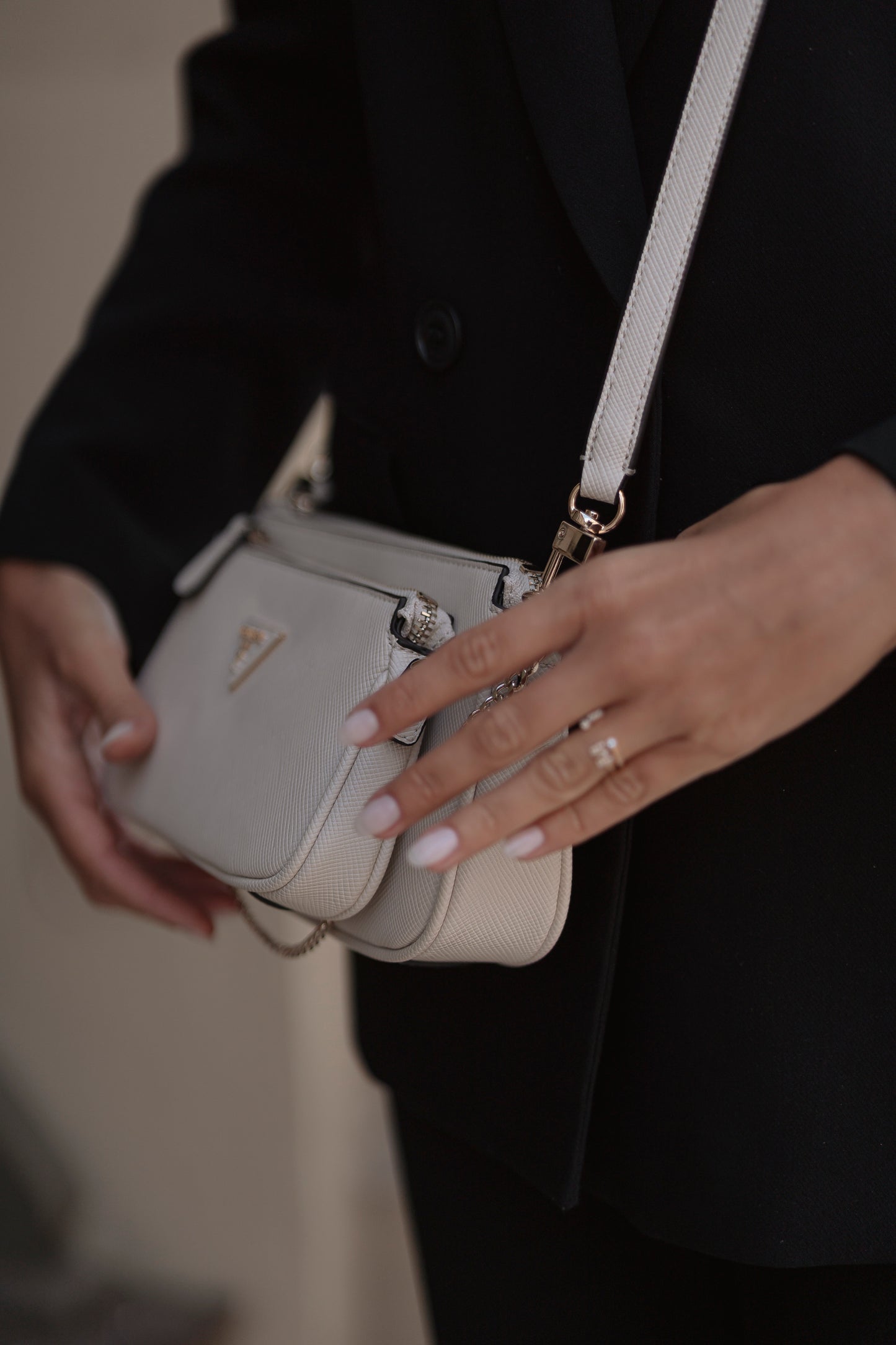 MALA TIRACOLO " NOELLE " GUESS