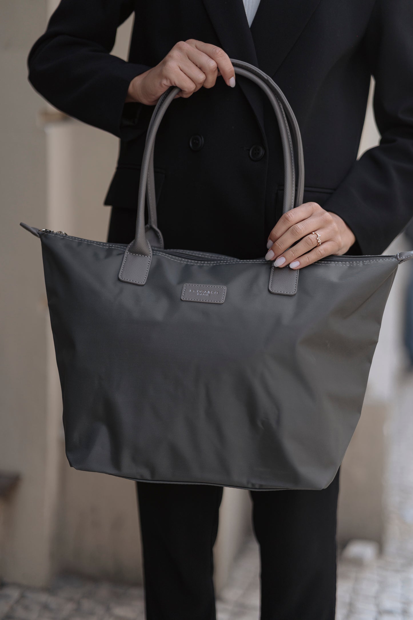 MALA DE OMBRO FLORA & CO