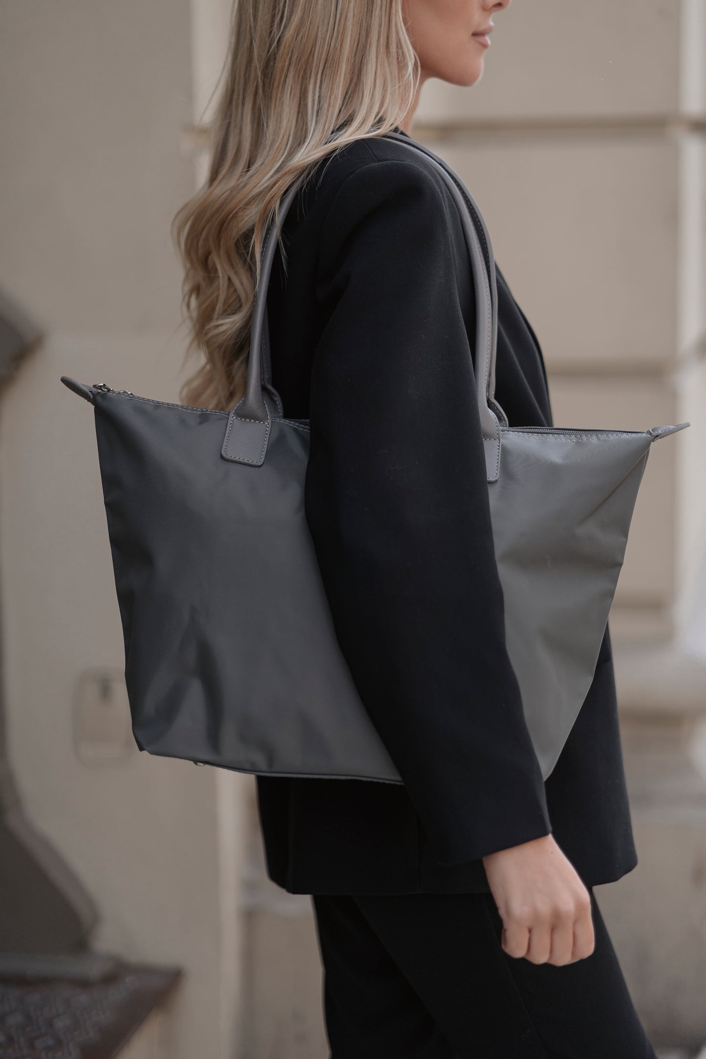 MALA DE OMBRO FLORA & CO