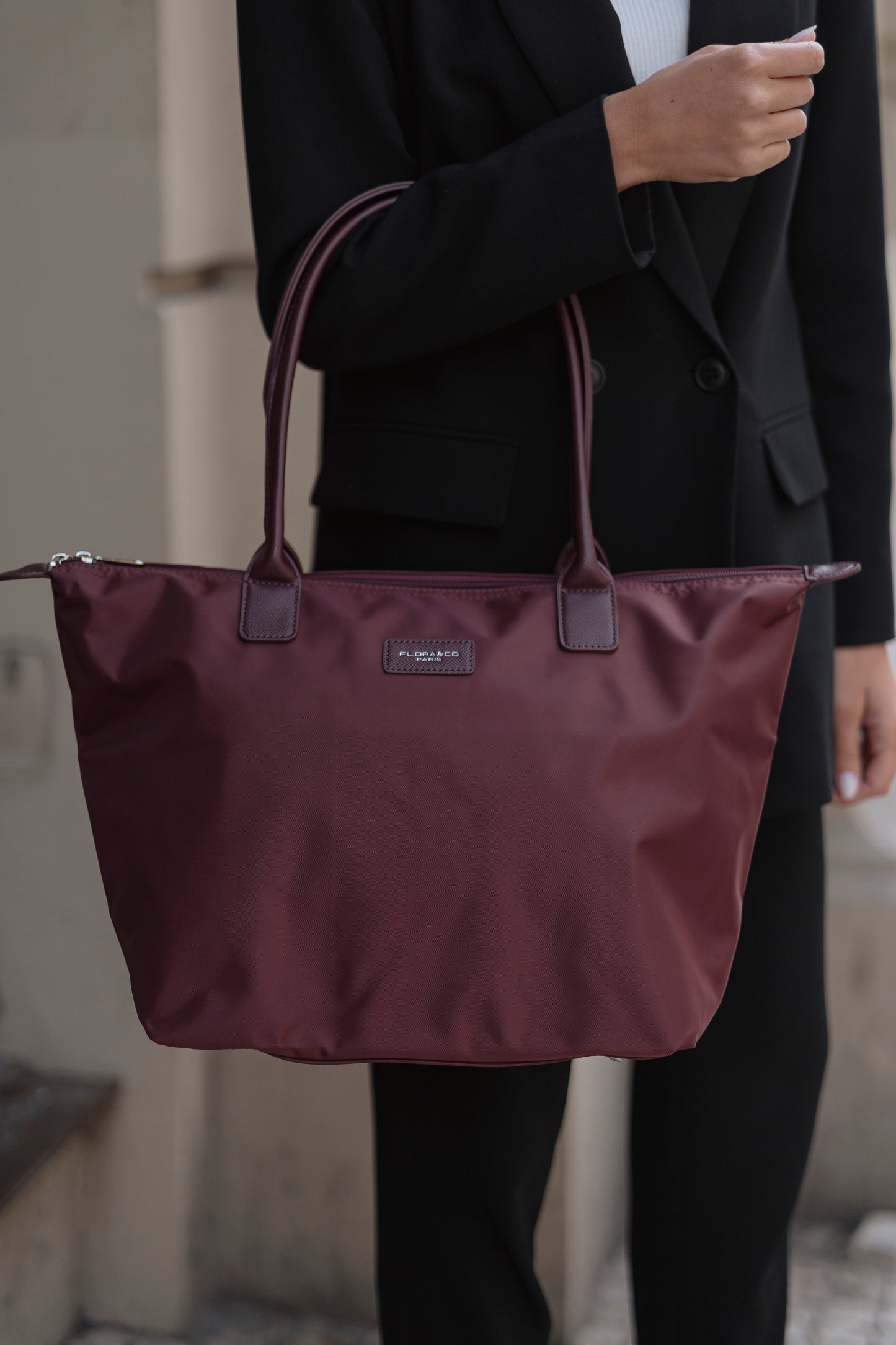 MALA DE OMBRO FLORA & CO