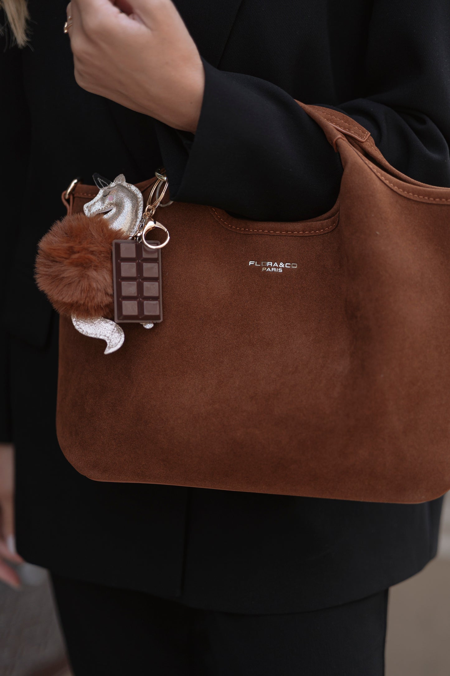 MALA DE MÃO FLORA & CO