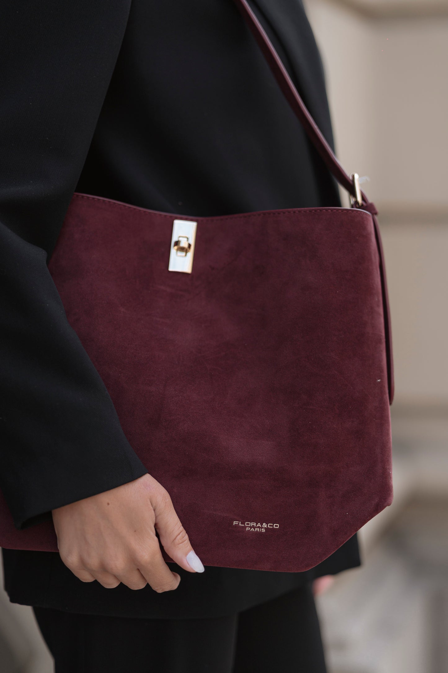 MALA DE OMBRO FLORA & CO