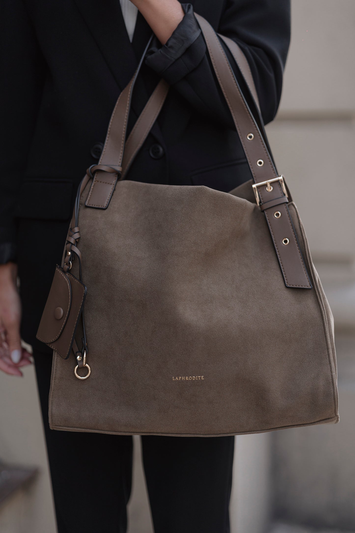 MALA DE OMBRO FLORA & CO