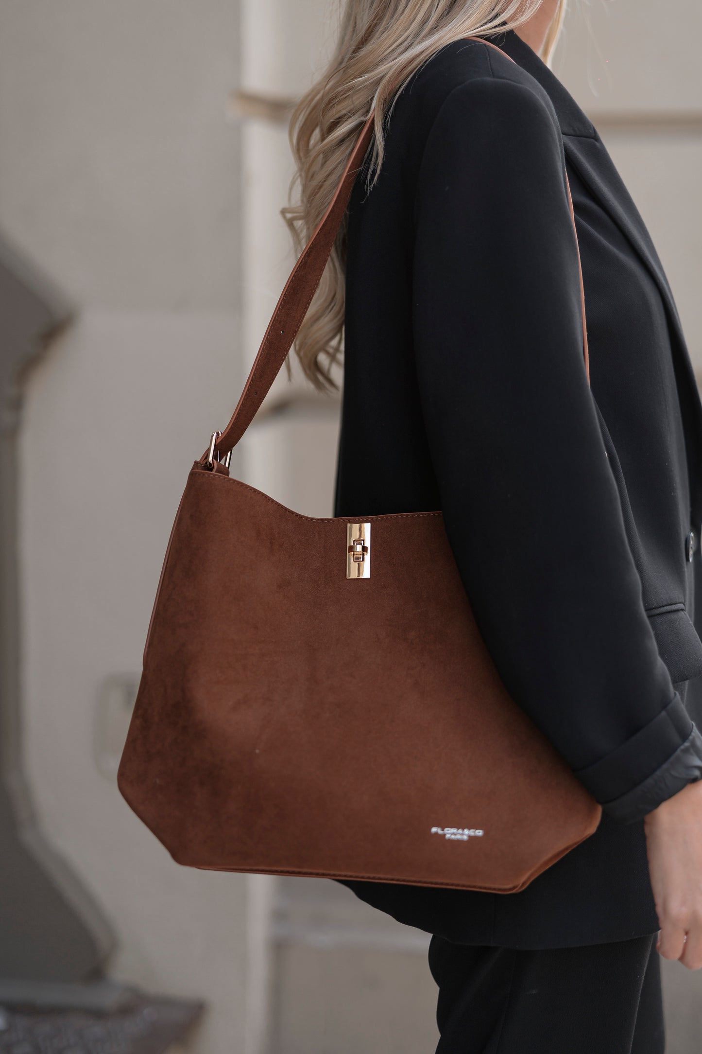 MALA DE OMBRO FLORA & CO