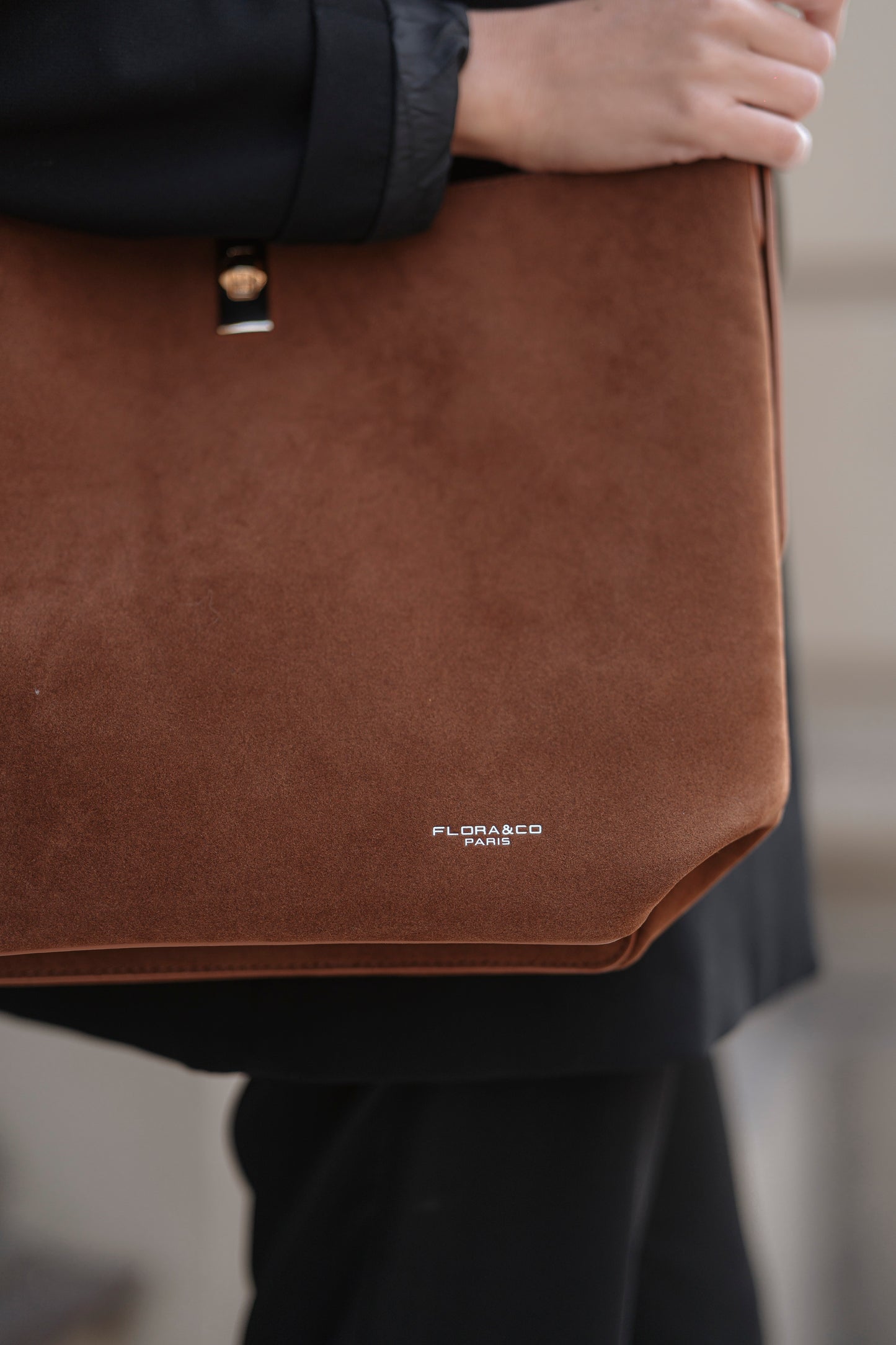 MALA DE OMBRO FLORA & CO