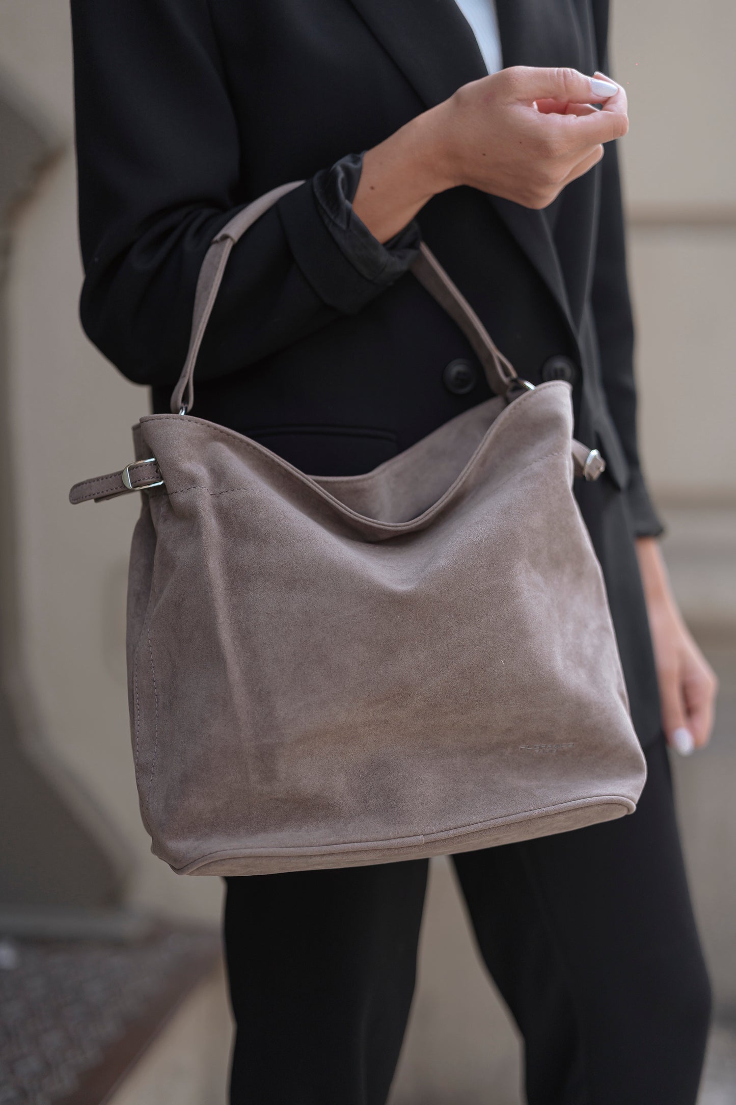 MALA DE OMBRO FLORA & CO